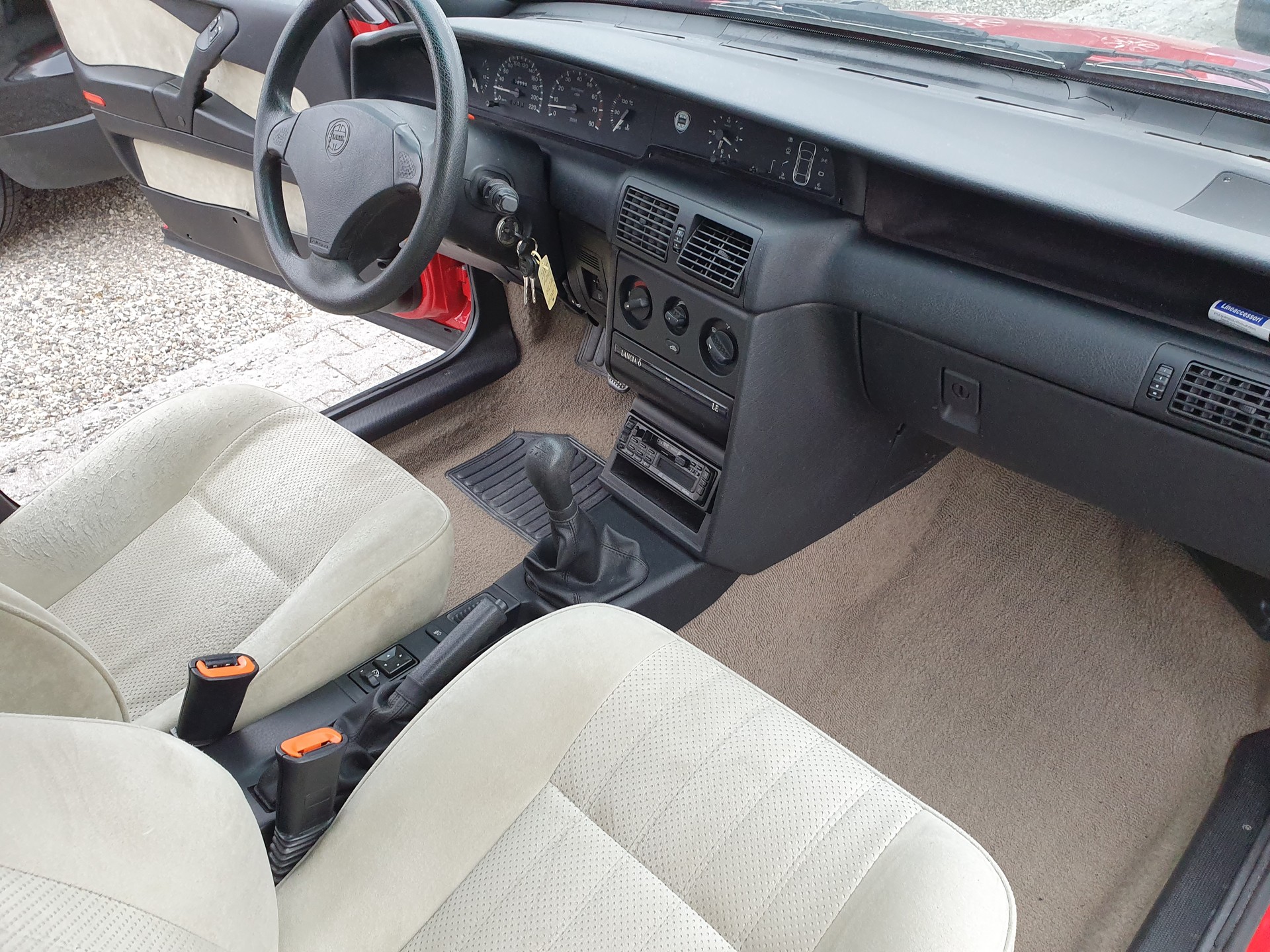 LANCIA Delta 1.8 i.e.-image-9