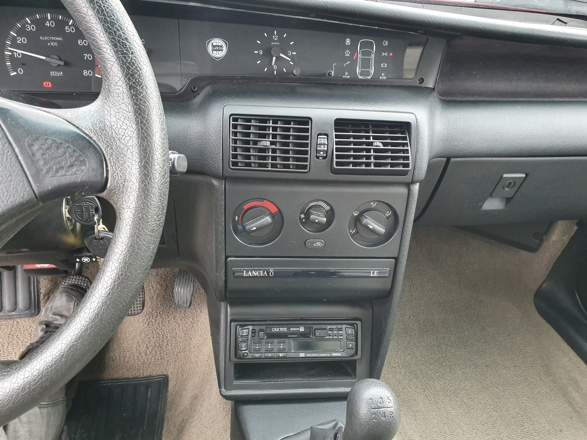 LANCIA Delta 1.8 i.e.-image-13