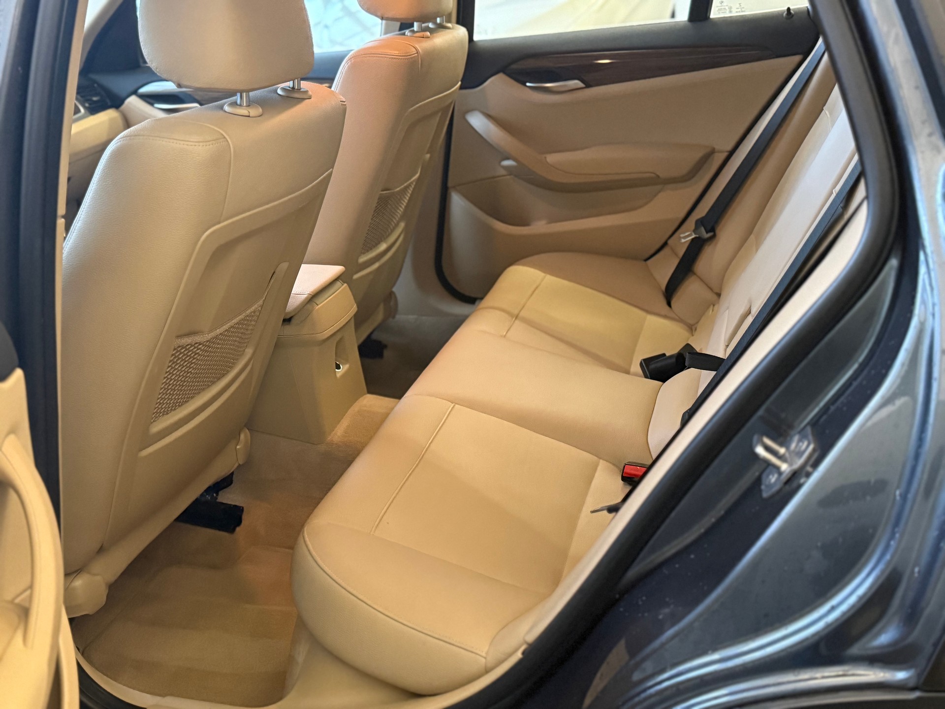 BMW X1 xDrive 28i Steptronic-image-9