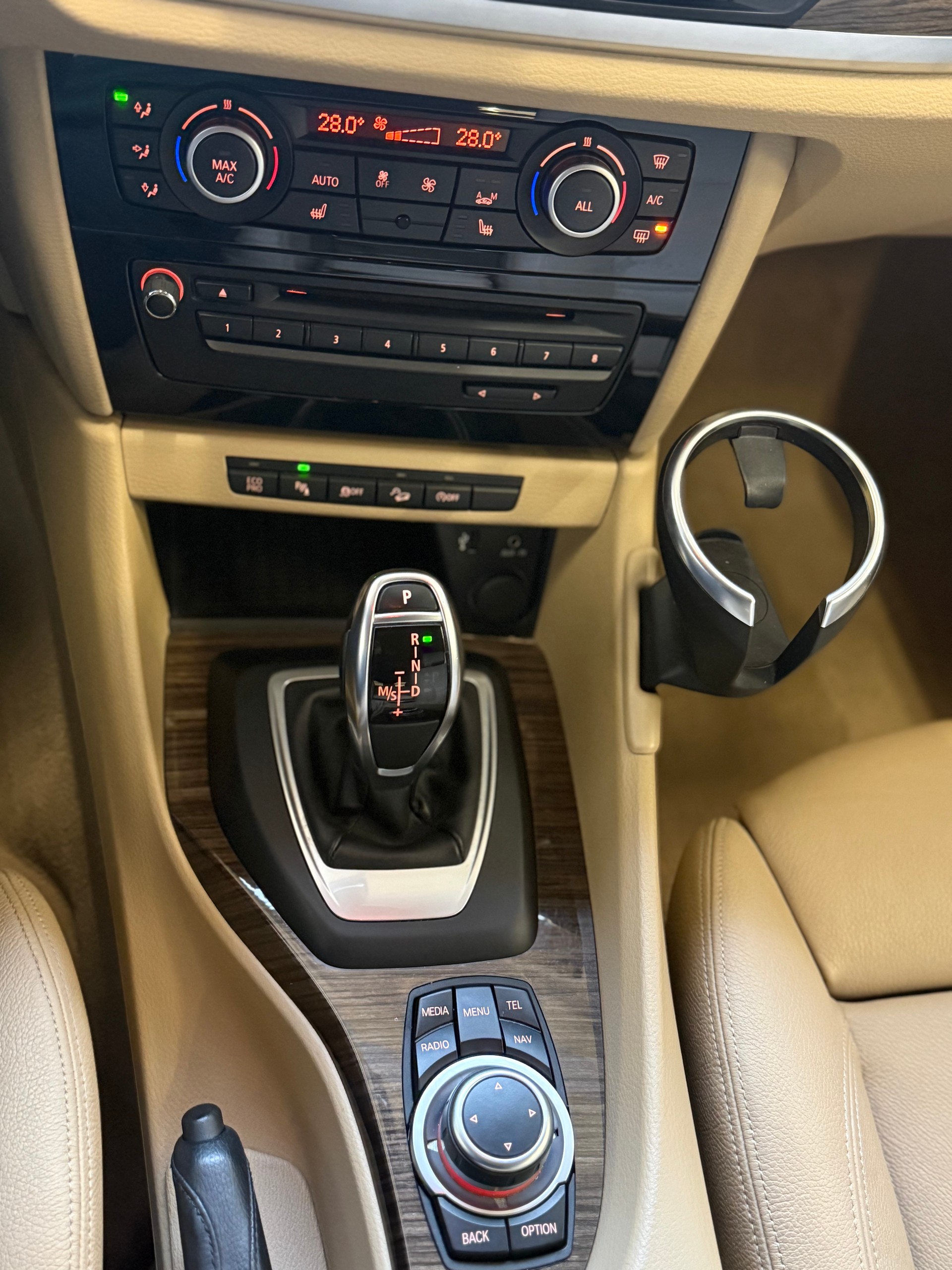 BMW X1 xDrive 28i Steptronic-image-12