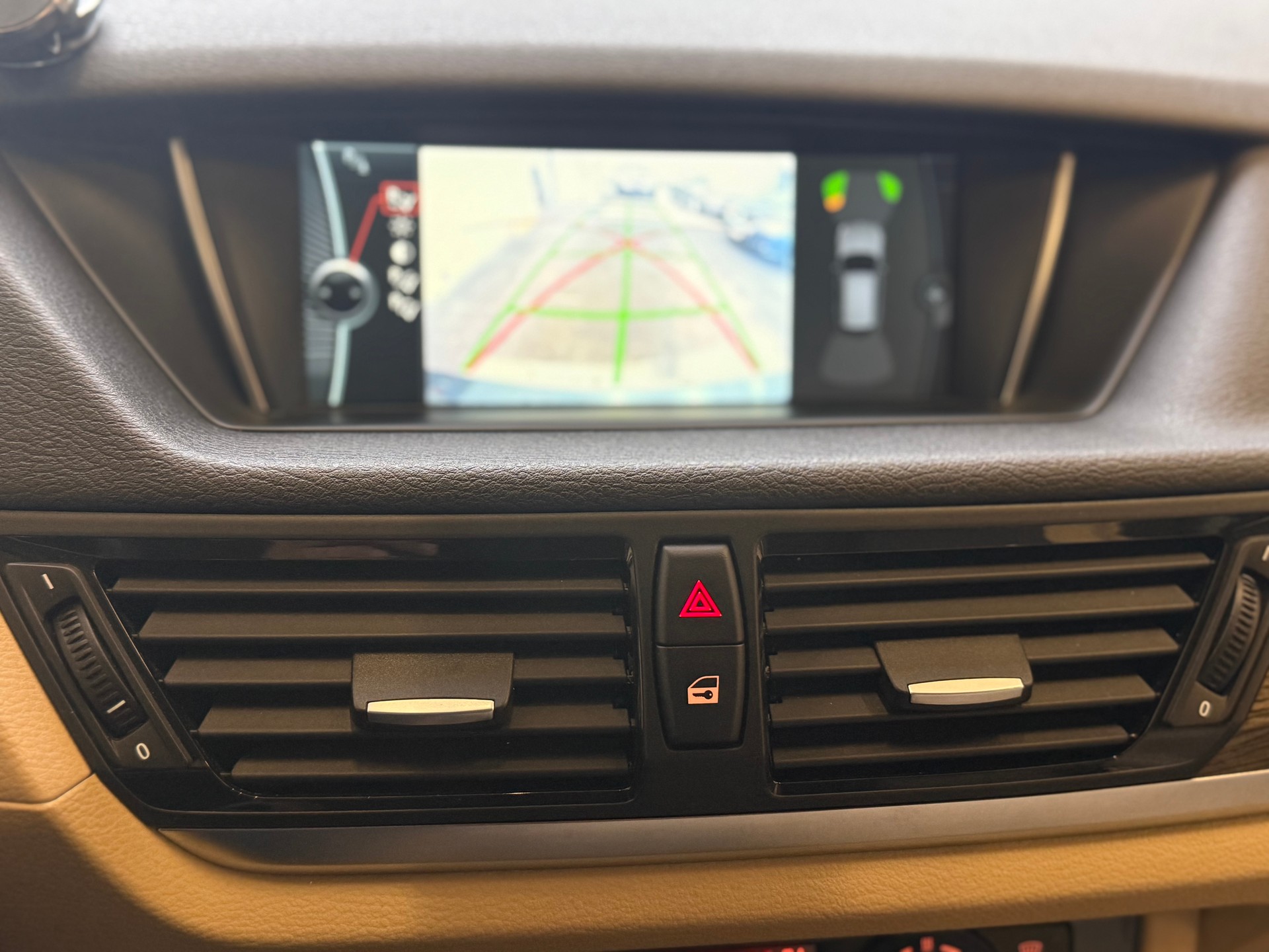 BMW X1 xDrive 28i Steptronic-image-11