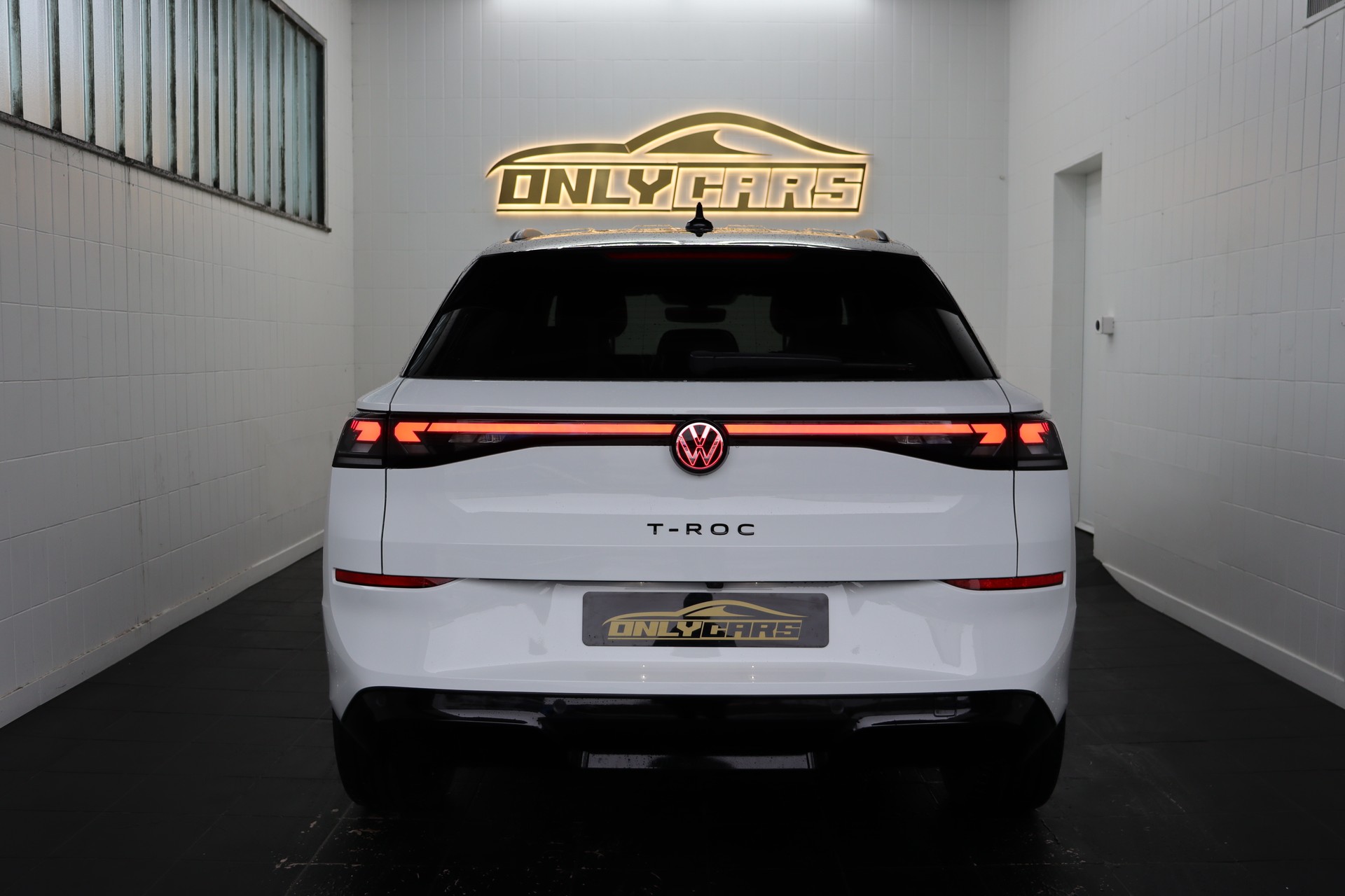 VW T-Roc 1.5 eTSI mHEV R-Line DSG-image-6