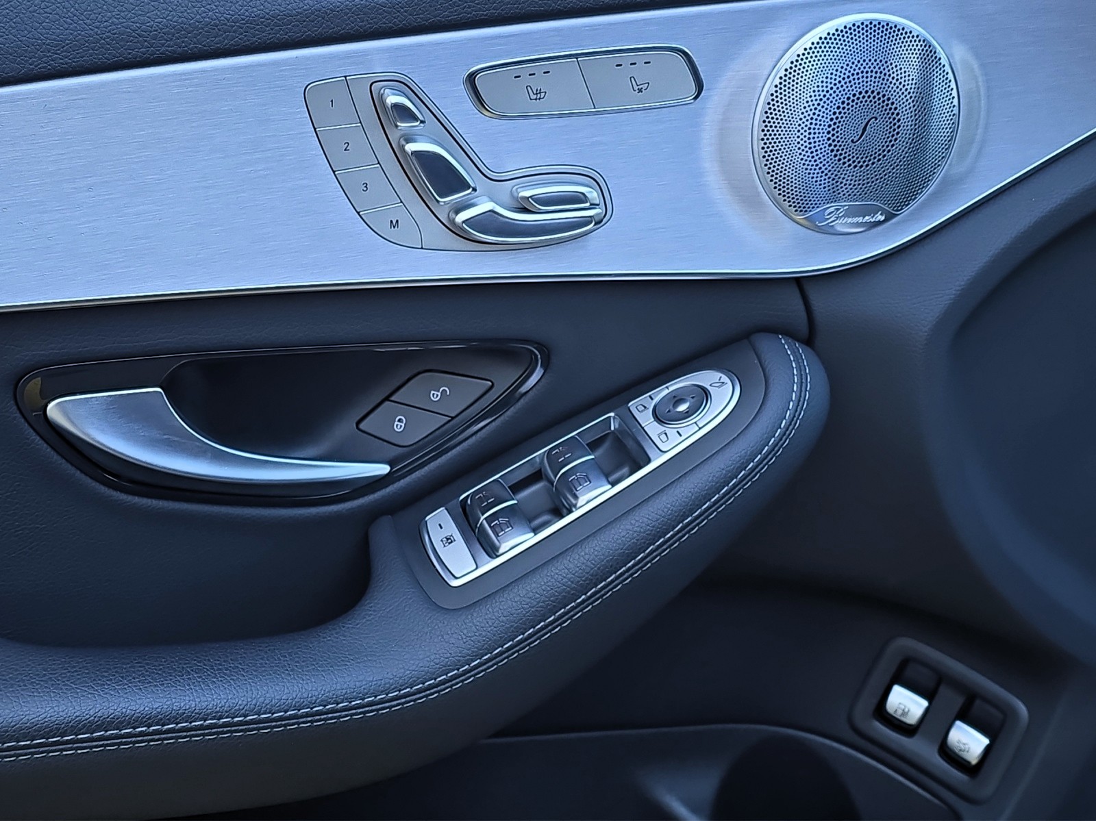 MERCEDES-BENZ C 300 e T-Modell Avantgarde 9G-Tronic mit AHK-image-28