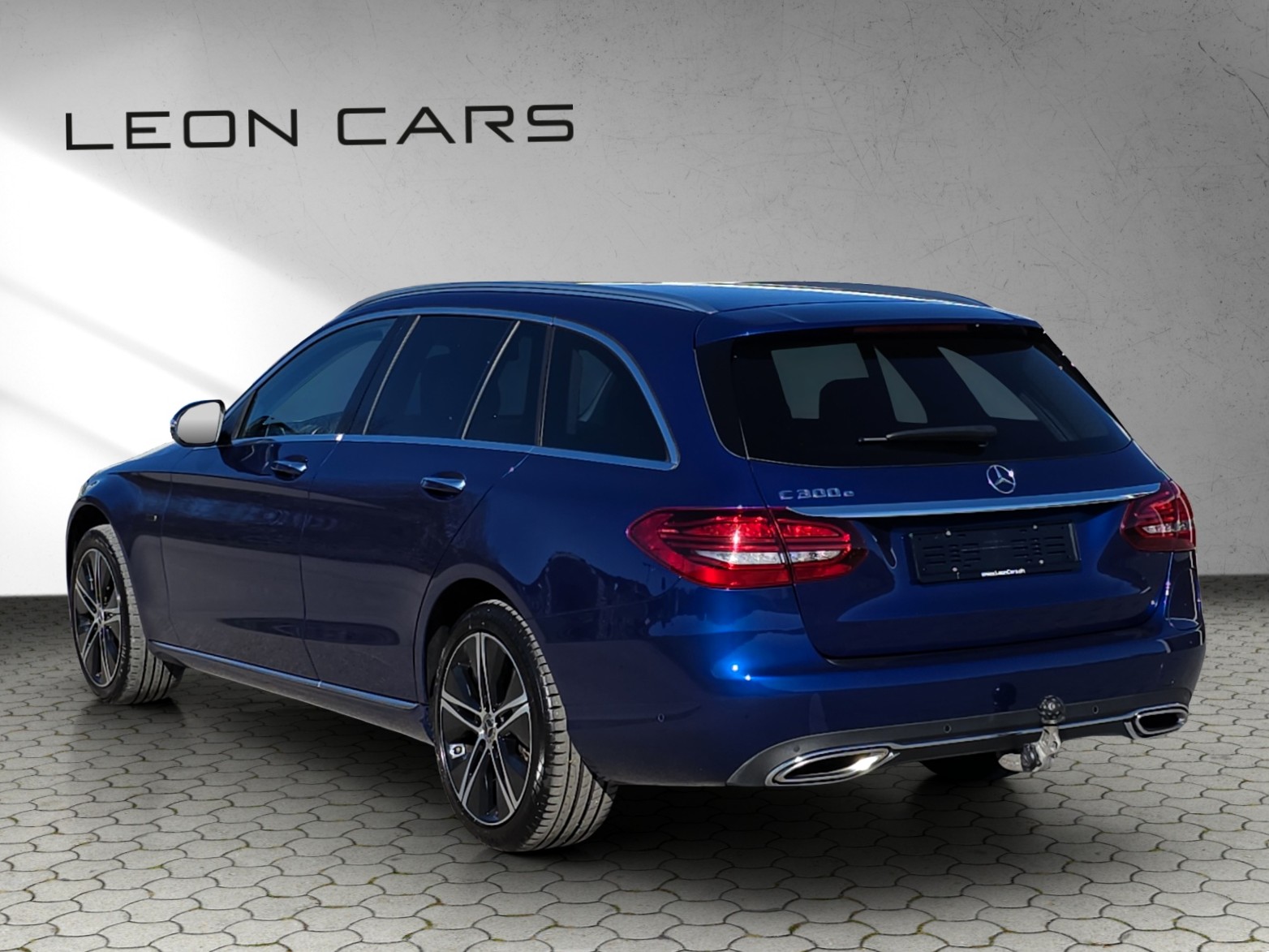 MERCEDES-BENZ C 300 e T-Modell Avantgarde 9G-Tronic mit AHK-showroom-element-1