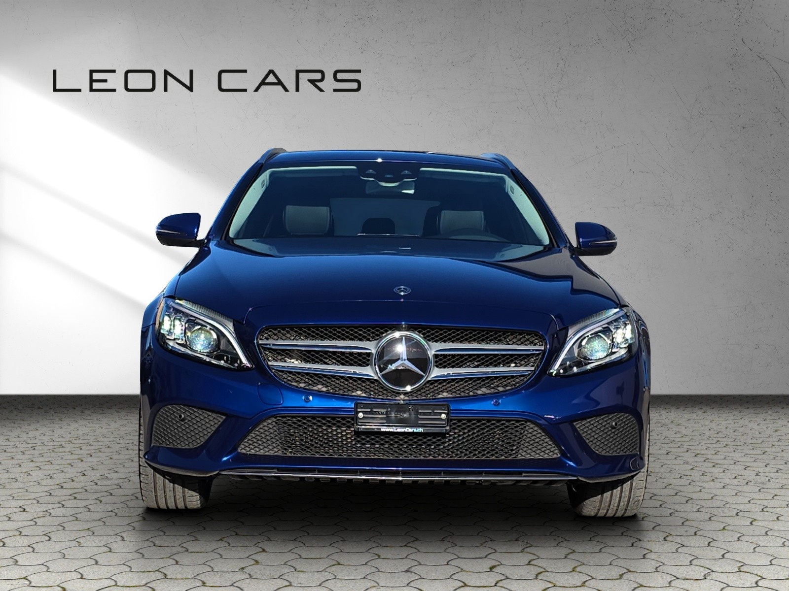 MERCEDES-BENZ C 300 e T-Modell Avantgarde 9G-Tronic mit AHK-showroom-element-3