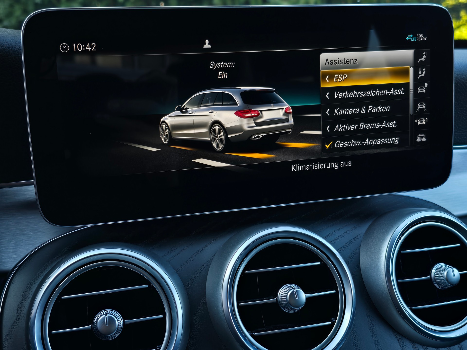 MERCEDES-BENZ C 300 e T-Modell Avantgarde 9G-Tronic mit AHK-image-23