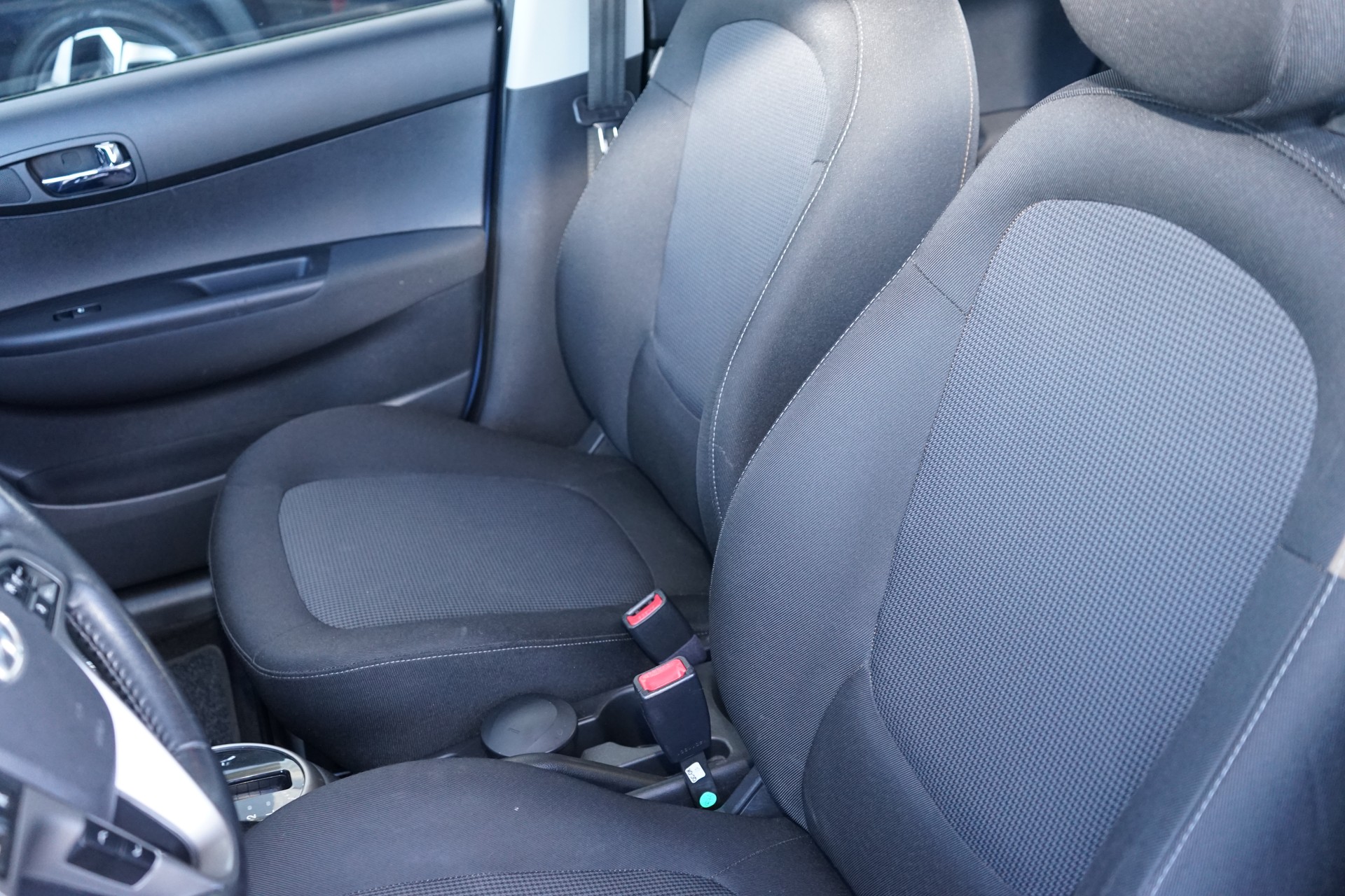 HYUNDAI i20 1.4 Style Automatic-image-10