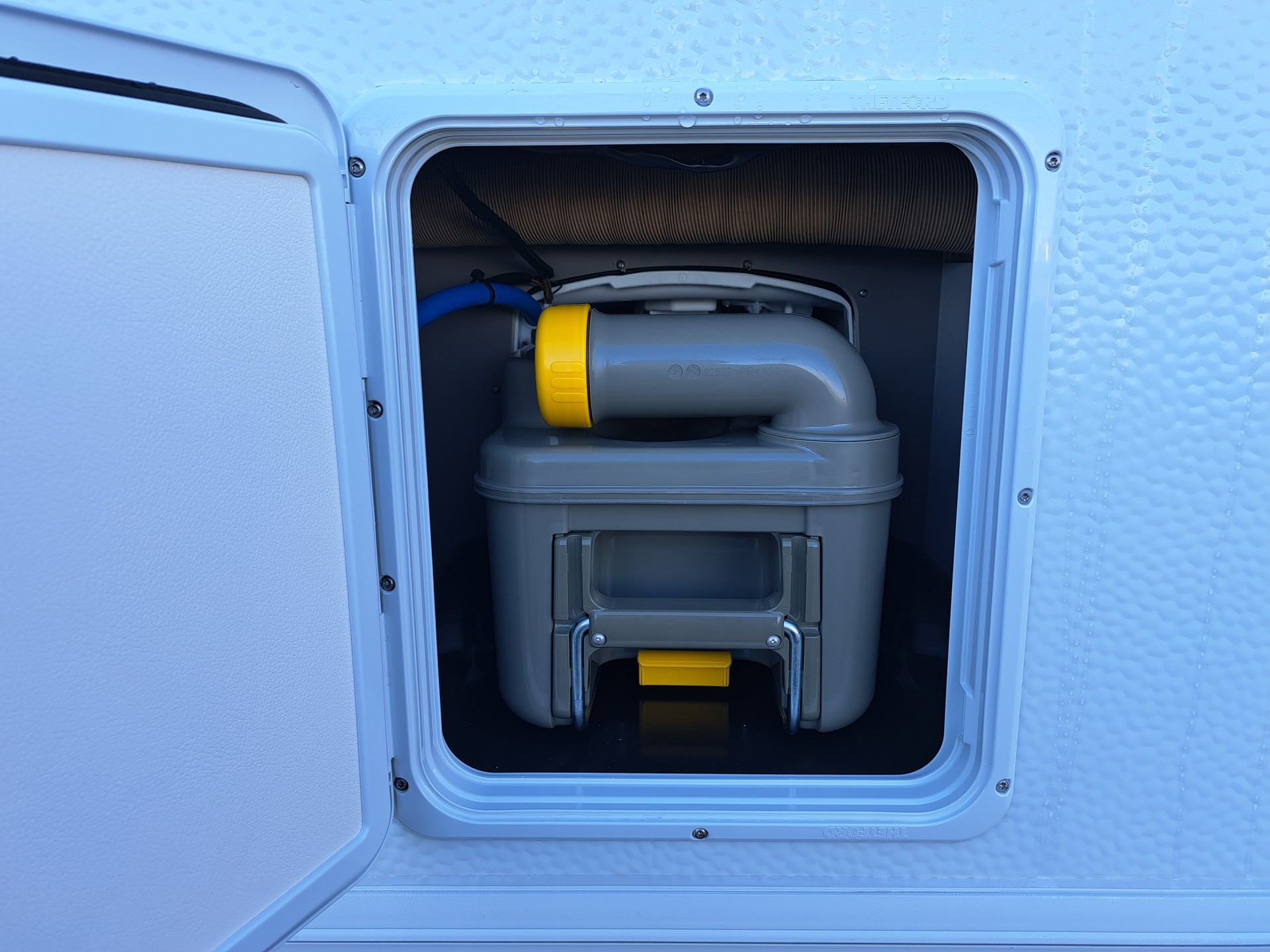 BÜRSTNER Averso 485 TS B66-image-12