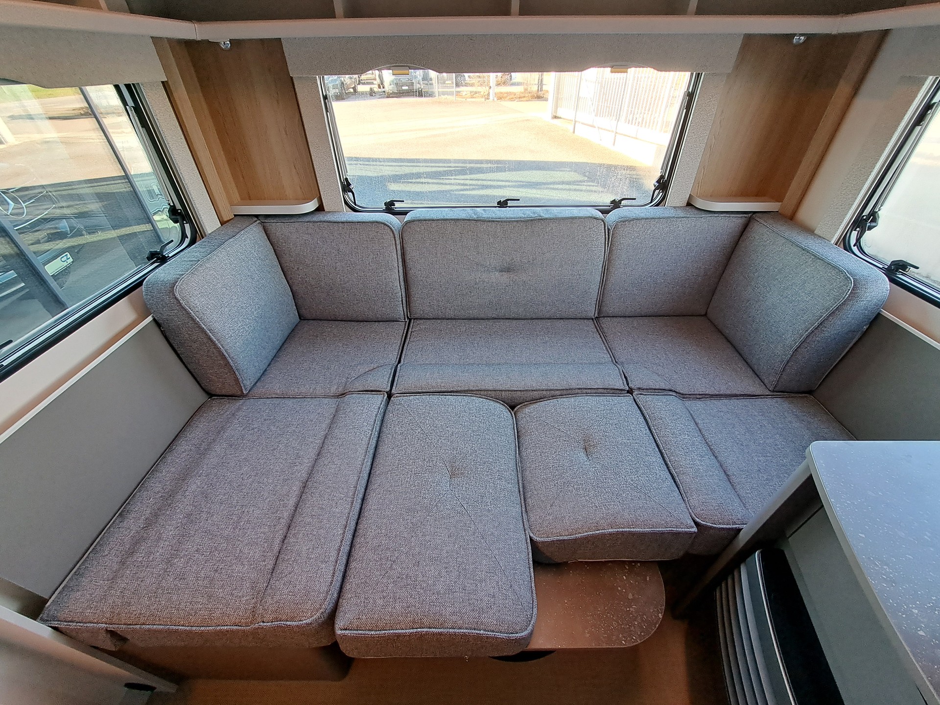 BÜRSTNER Averso 485 TS B66-image-9