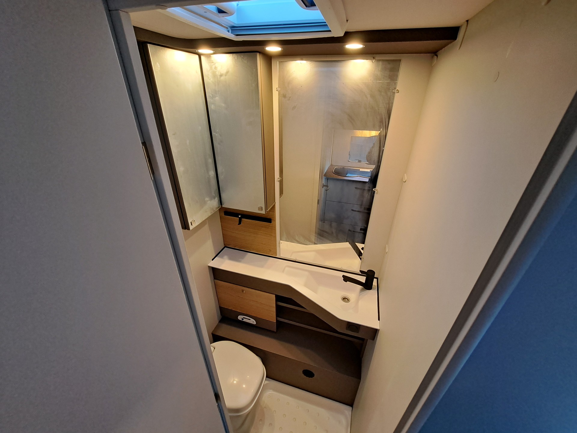 BÜRSTNER Averso 485 TS B66-image-6