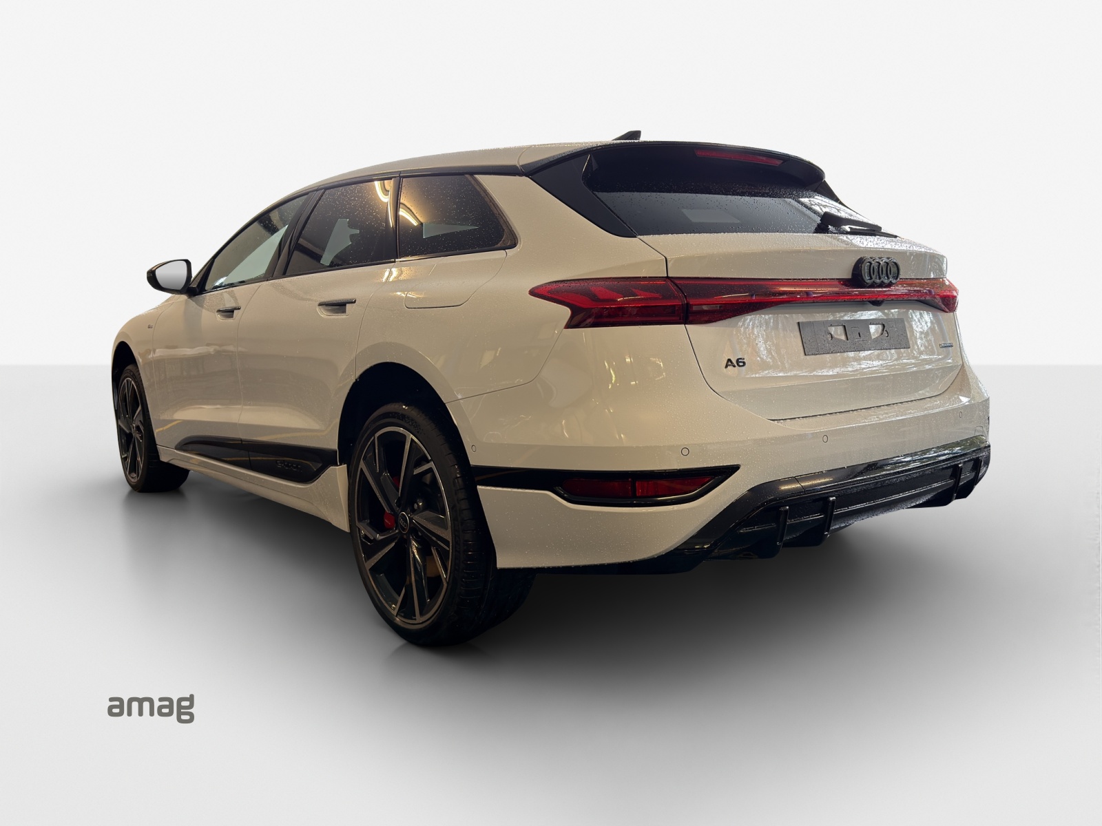 AUDI A6 Avant e-tron quattro-showroom-element-2