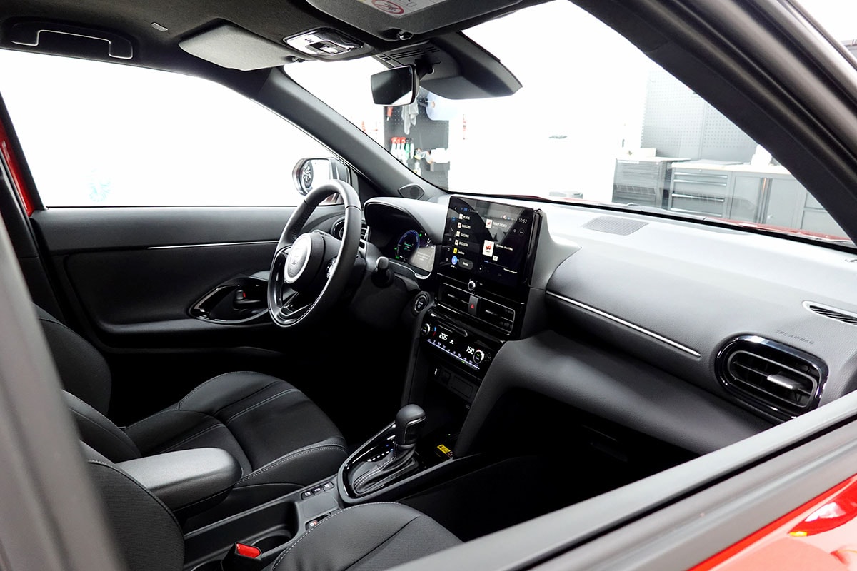 TOYOTA Yaris Cross 1.5 Premium 2WD e-CVT-image-5