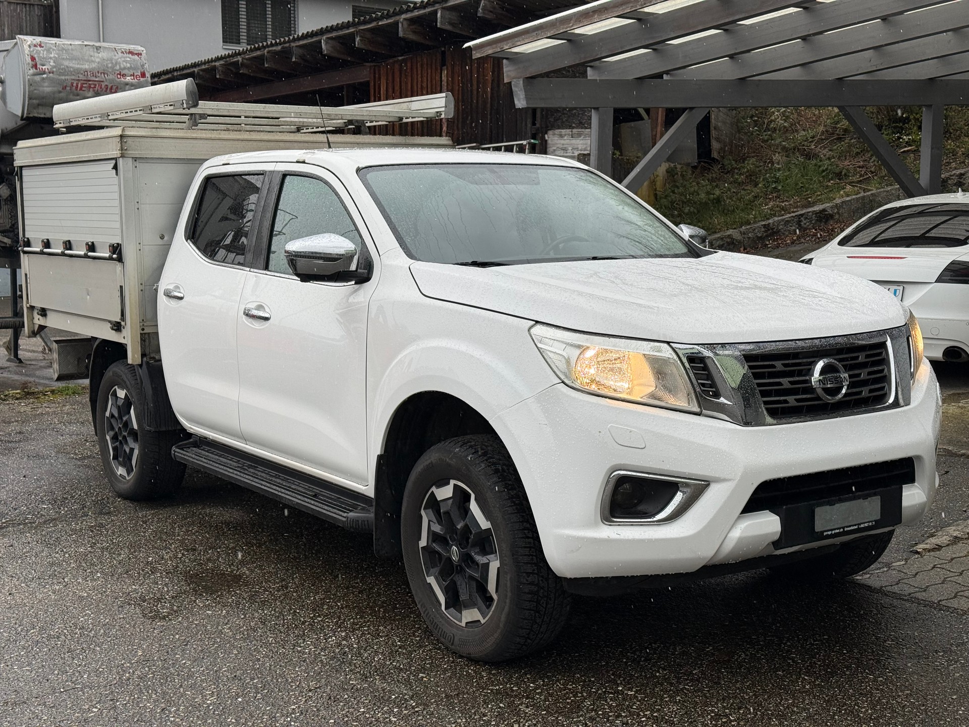 NISSAN Navara Double Cab N-Guard 2.3 dCi 4WD-image-2
