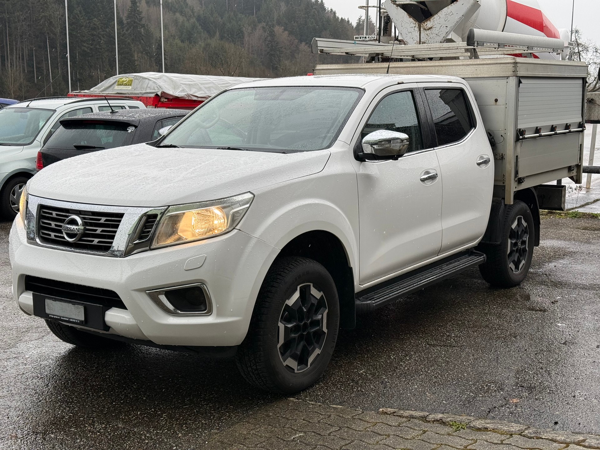 NISSAN Navara Double Cab N-Guard 2.3 dCi 4WD-image-1
