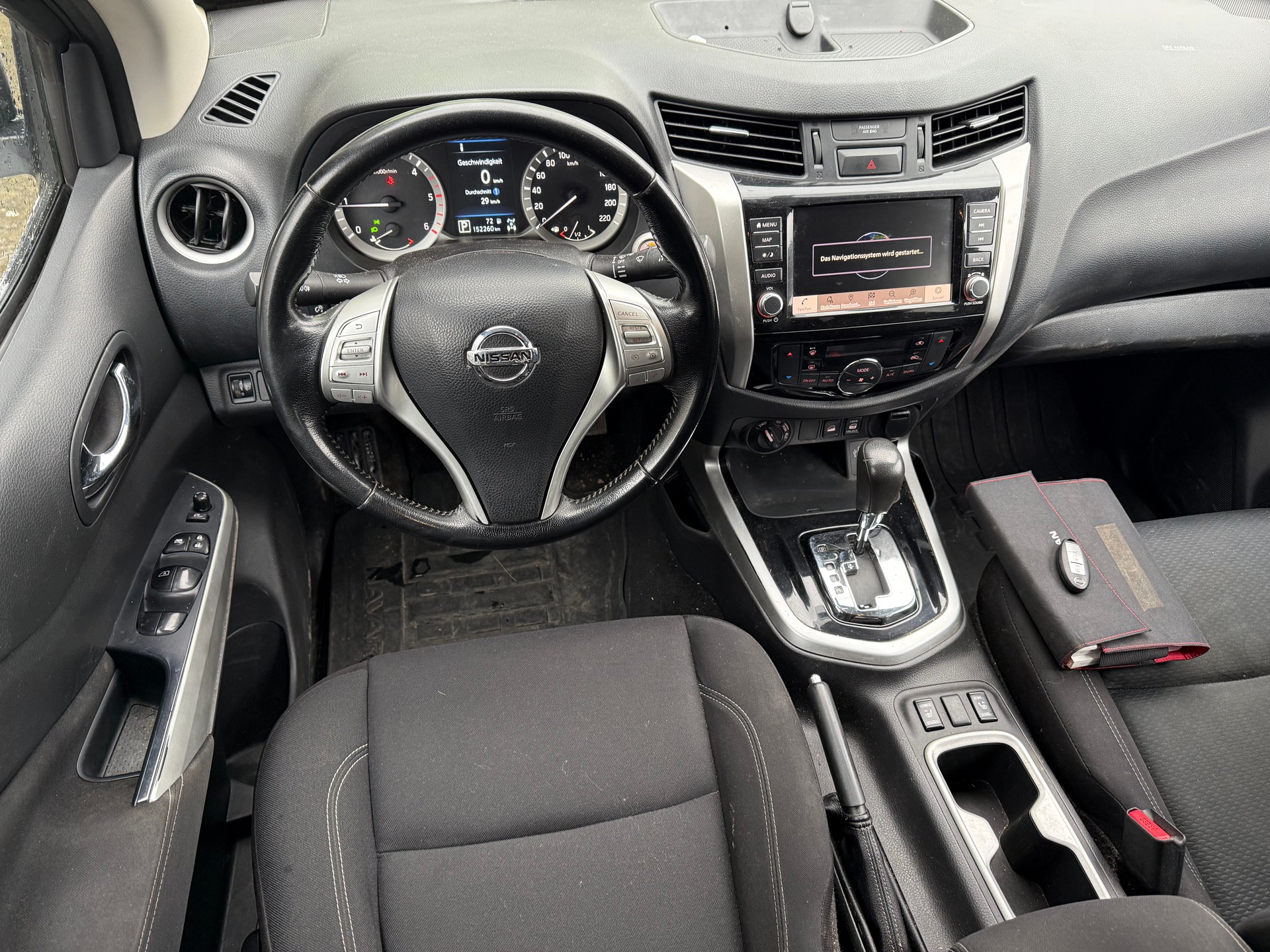 NISSAN Navara Double Cab N-Guard 2.3 dCi 4WD-image-7