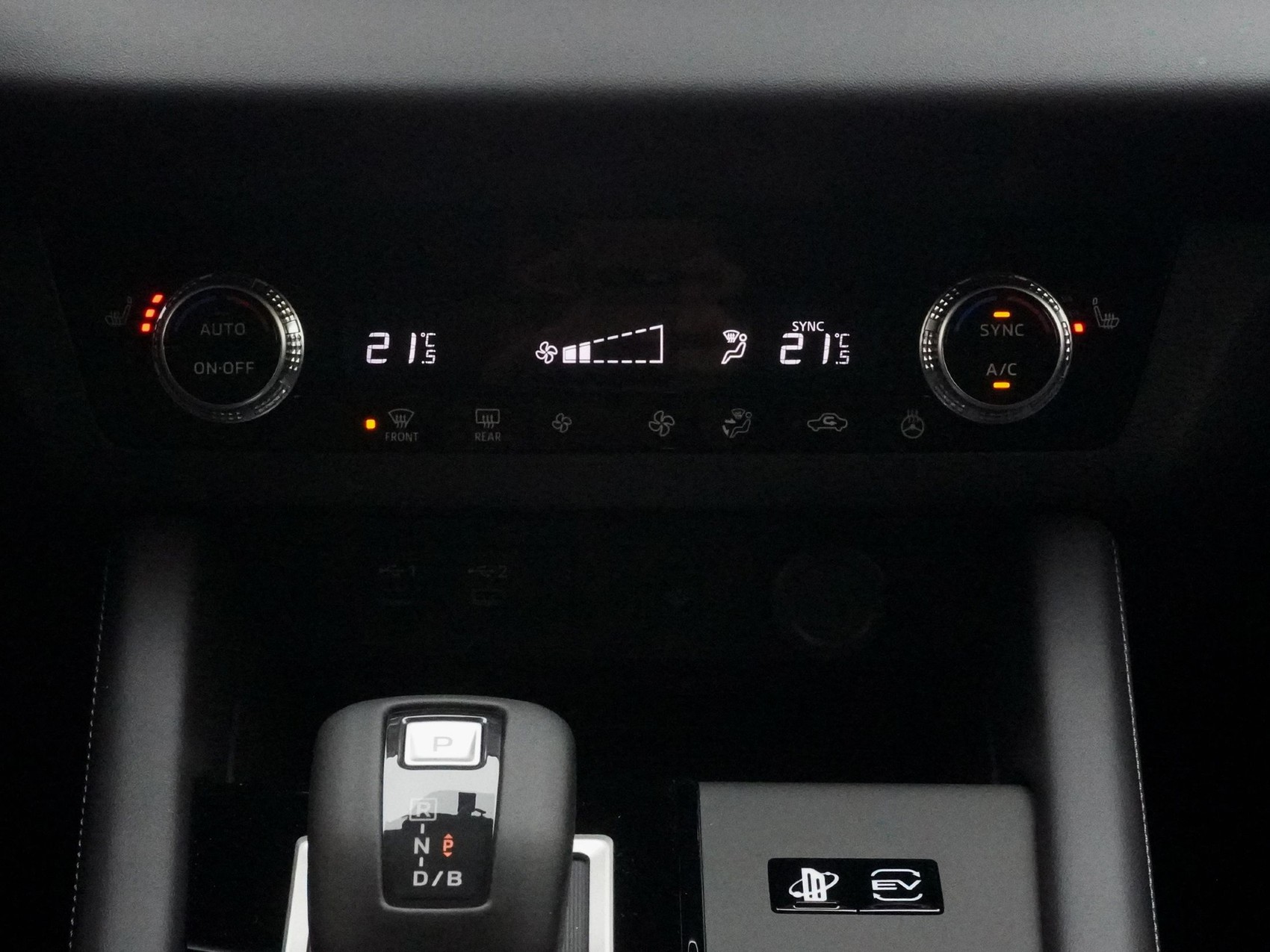 MITSUBISHI Outlander 2.4 PHEV Invite 4x4-image-20