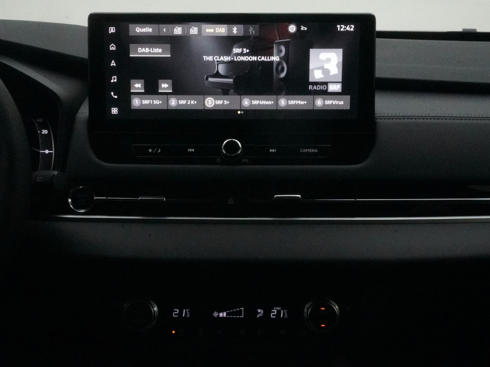 MITSUBISHI Outlander 2.4 PHEV Invite 4x4-image-22
