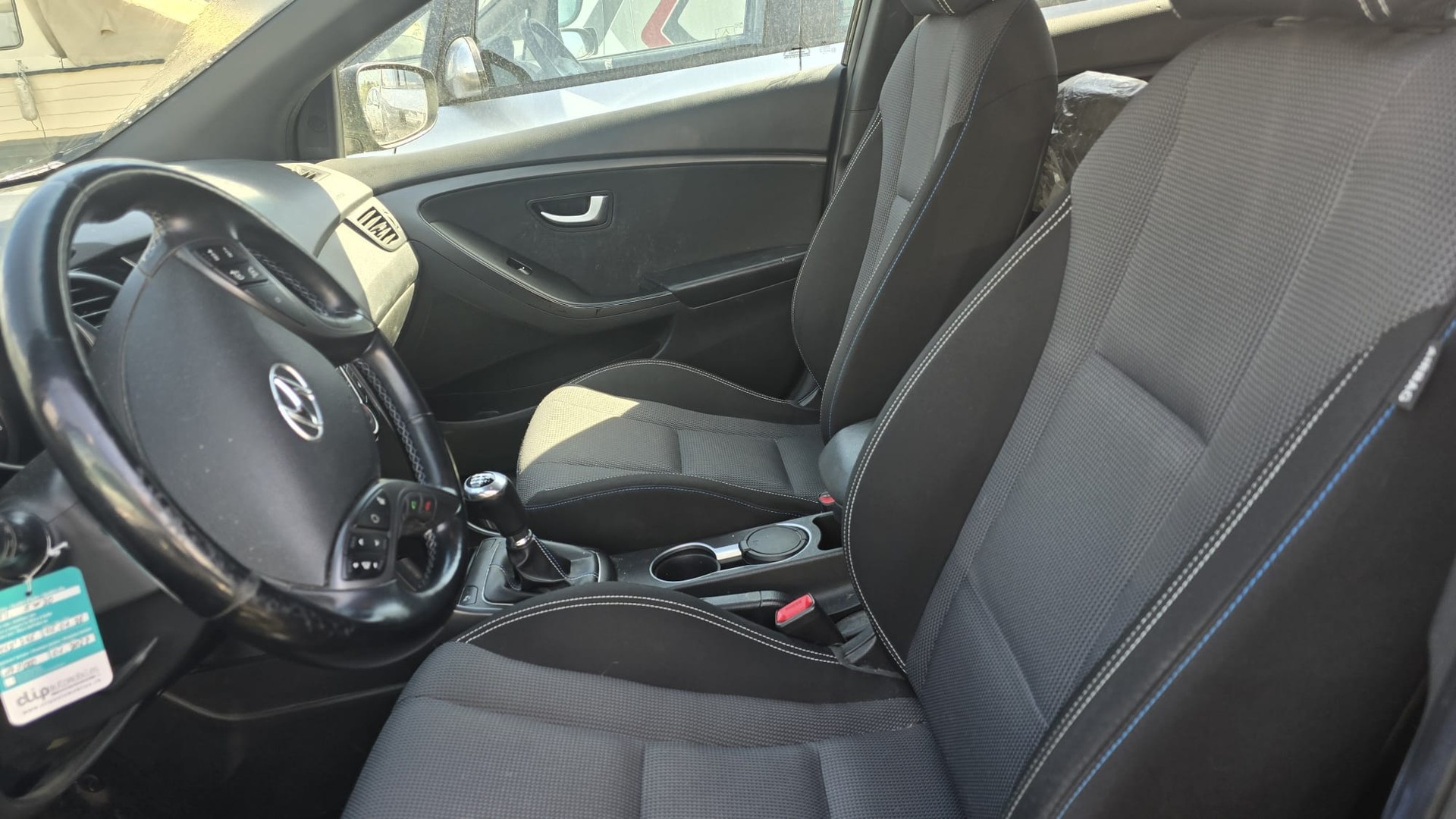HYUNDAI i30 1.6 CRDi Origo-image-8