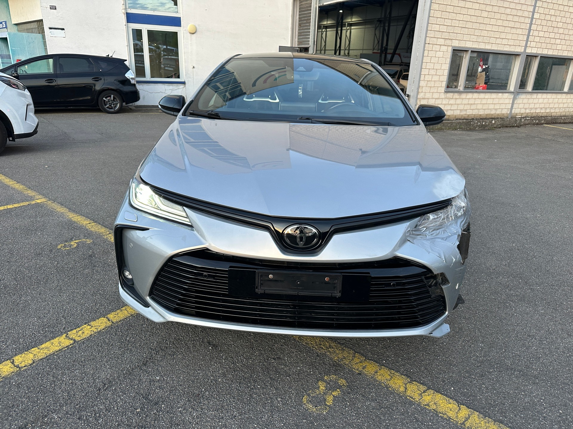 TOYOTA Corolla 1.8 HSD Trend e-CVT
