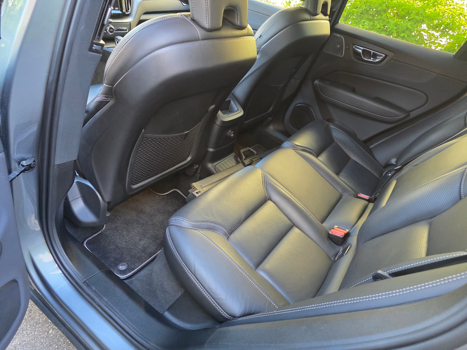 VOLVO XC60 T8 eAWD R-Design Geartronic-image-8