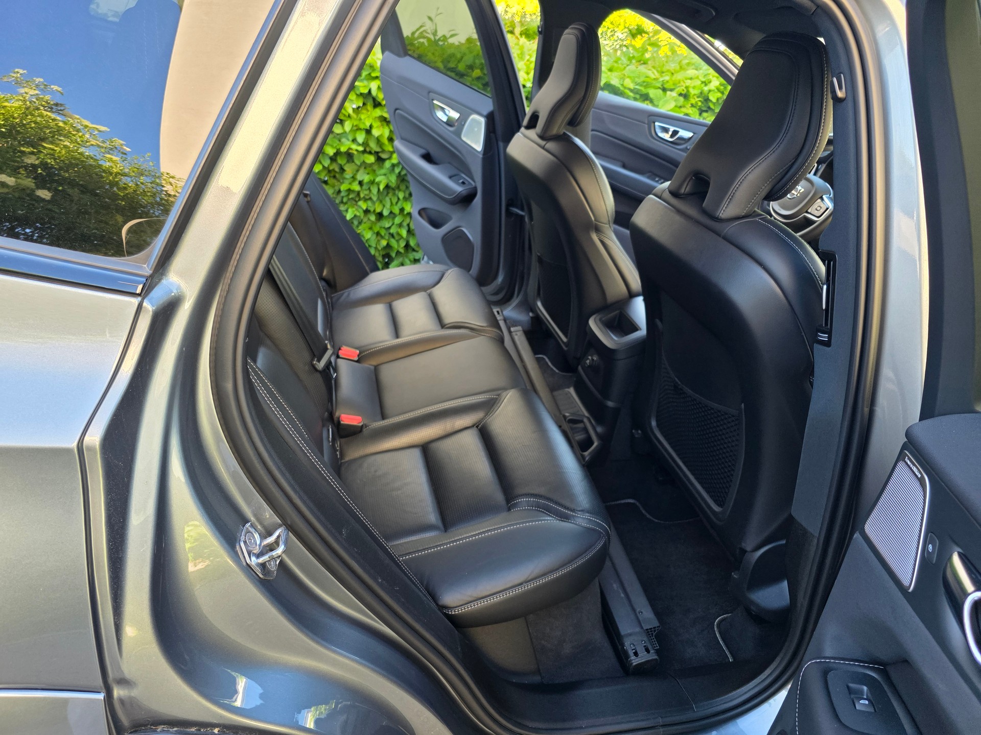VOLVO XC60 T8 eAWD R-Design Geartronic-image-13