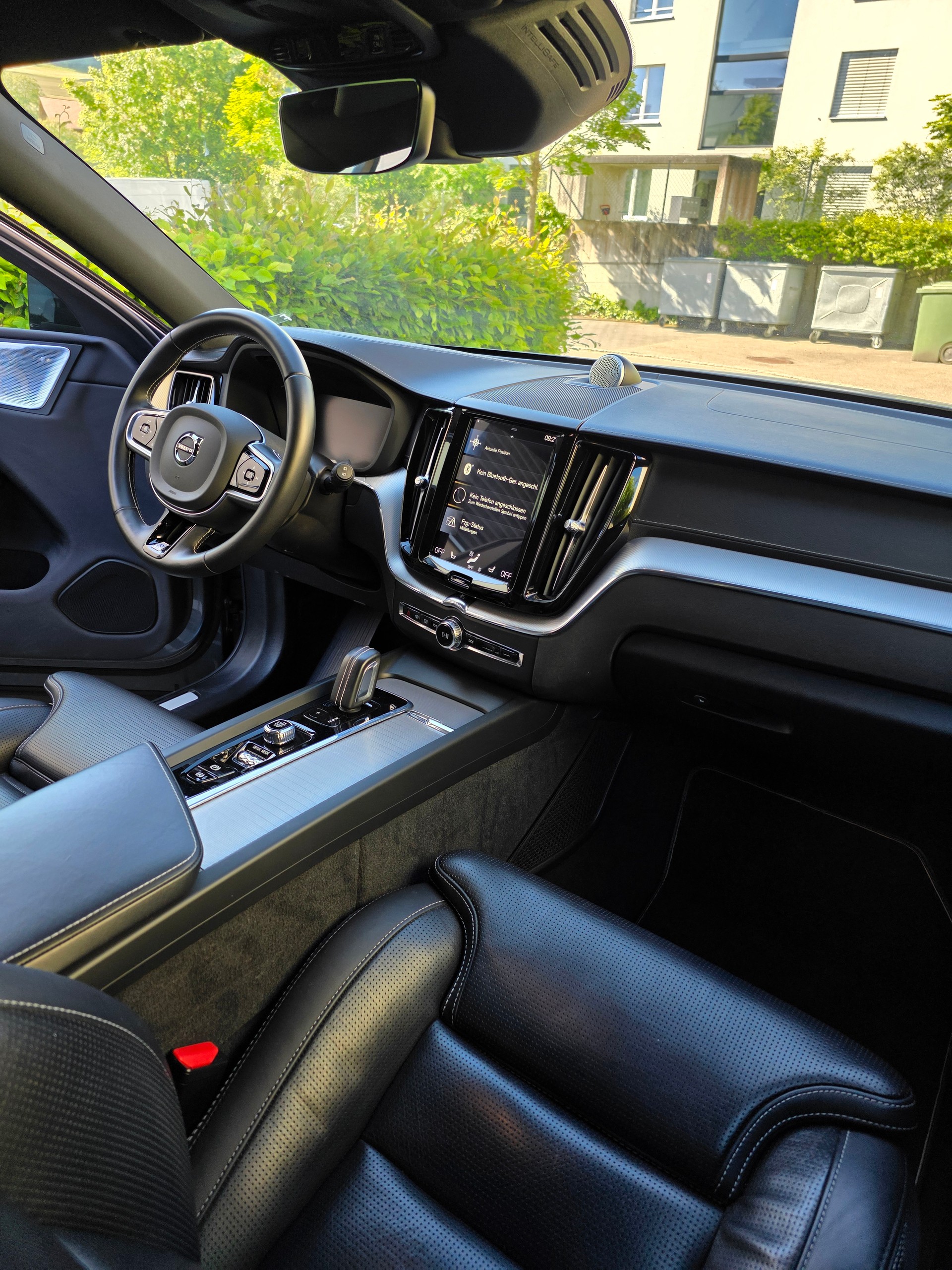 VOLVO XC60 T8 eAWD R-Design Geartronic-image-14