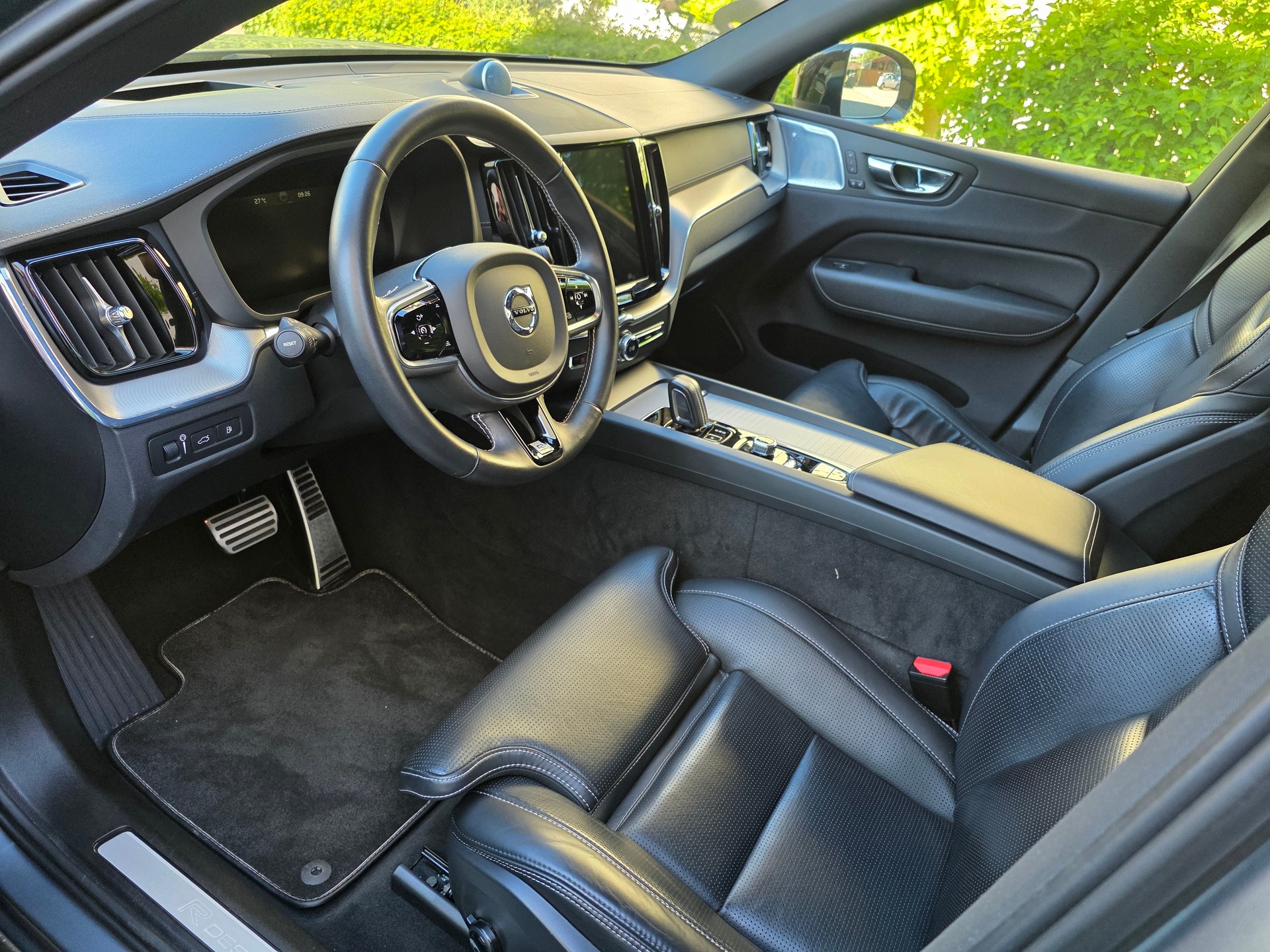 VOLVO XC60 T8 eAWD R-Design Geartronic-image-7