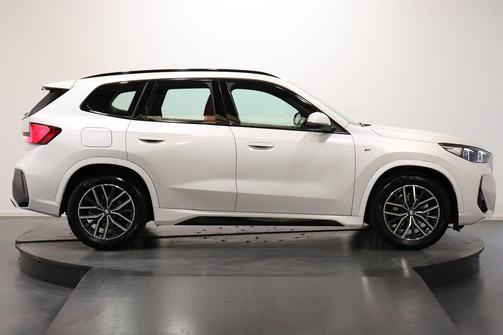 BMW X1 20d xDrive paddles-image-6