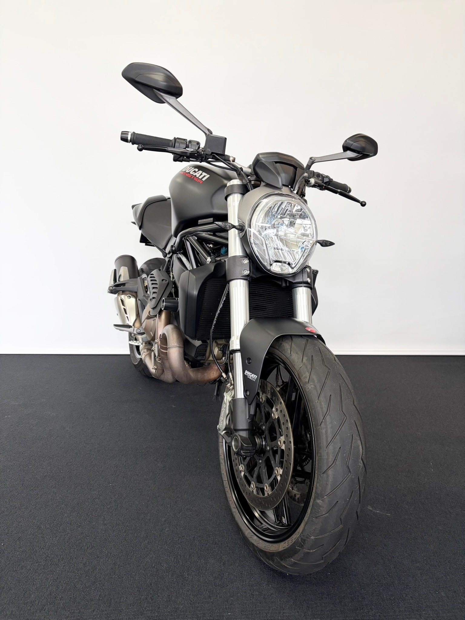 DUCATI Monster 821 Dark-image-4