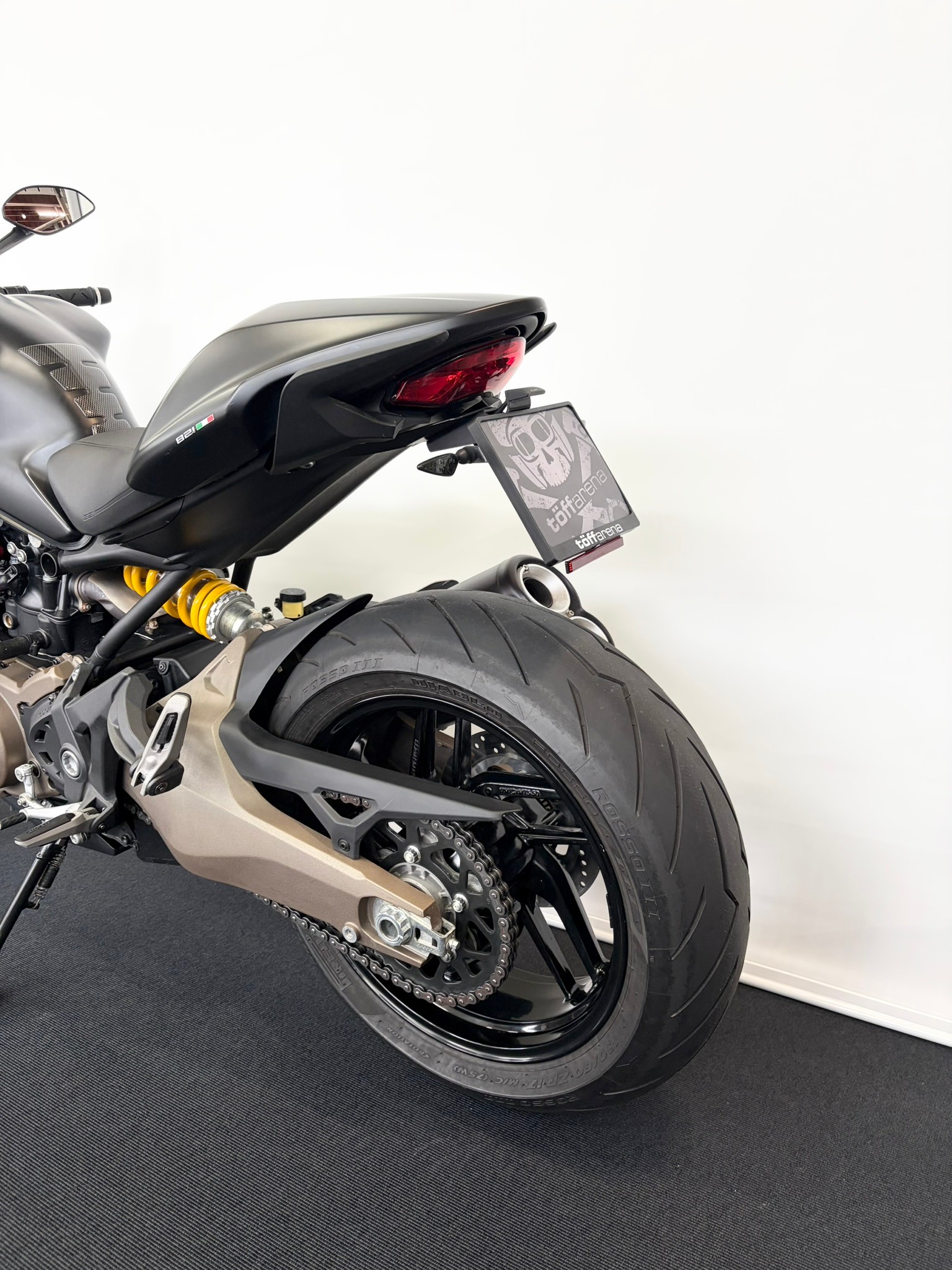 DUCATI Monster 821 Dark-image-3