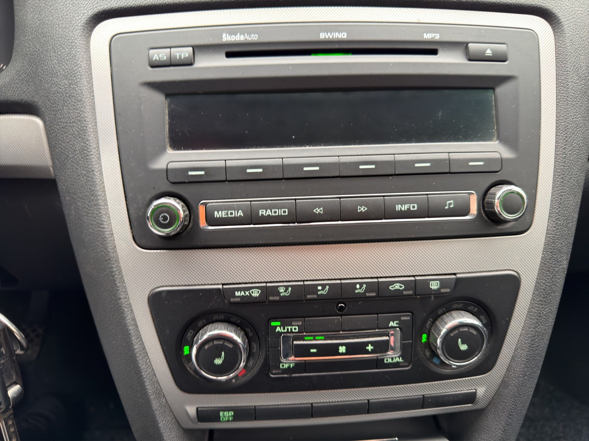 SKODA Octavia Combi 1.9 TDI Swiss Adventure 4x4-image-9