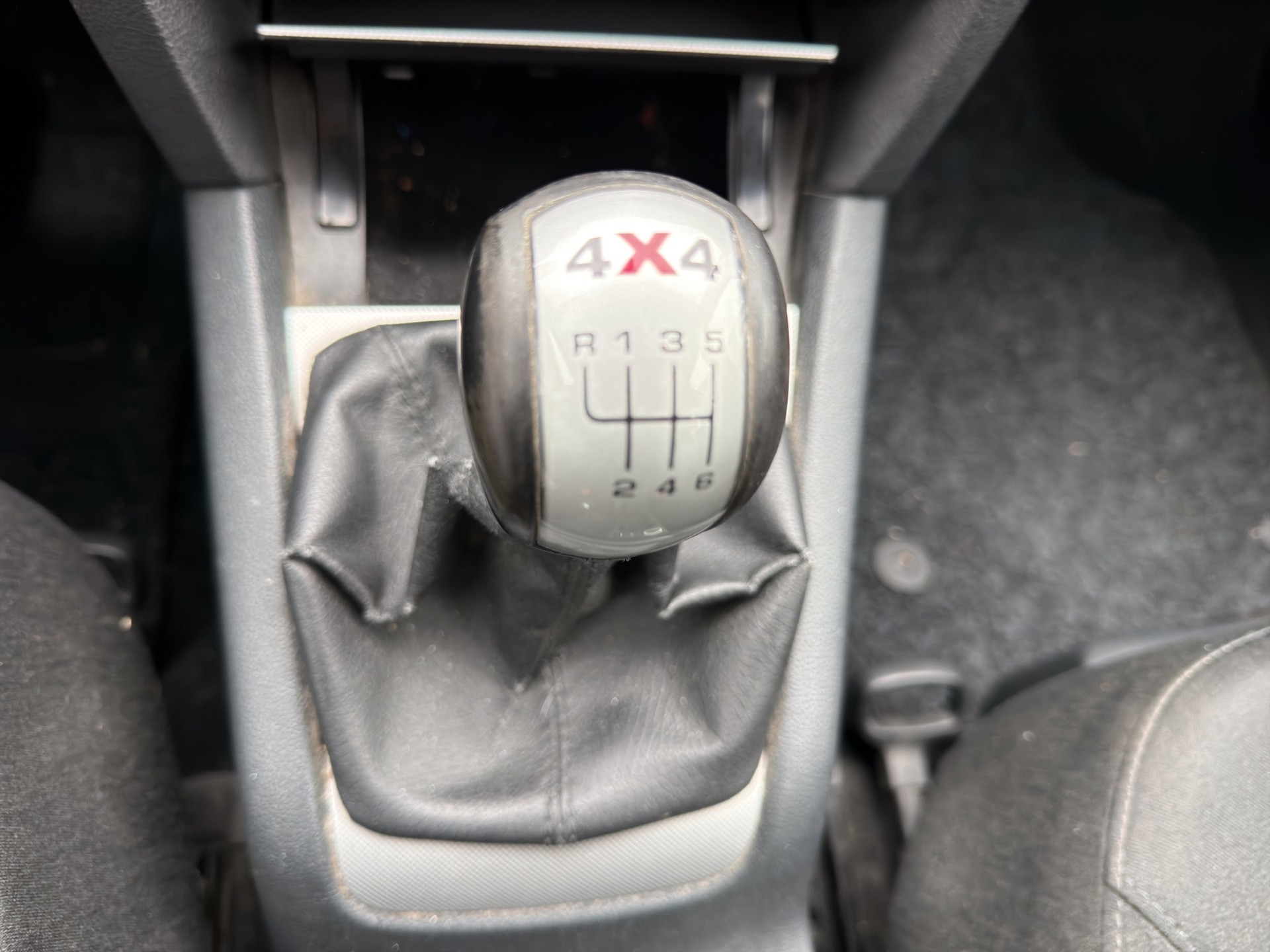 SKODA Octavia Combi 1.9 TDI Swiss Adventure 4x4-image-8
