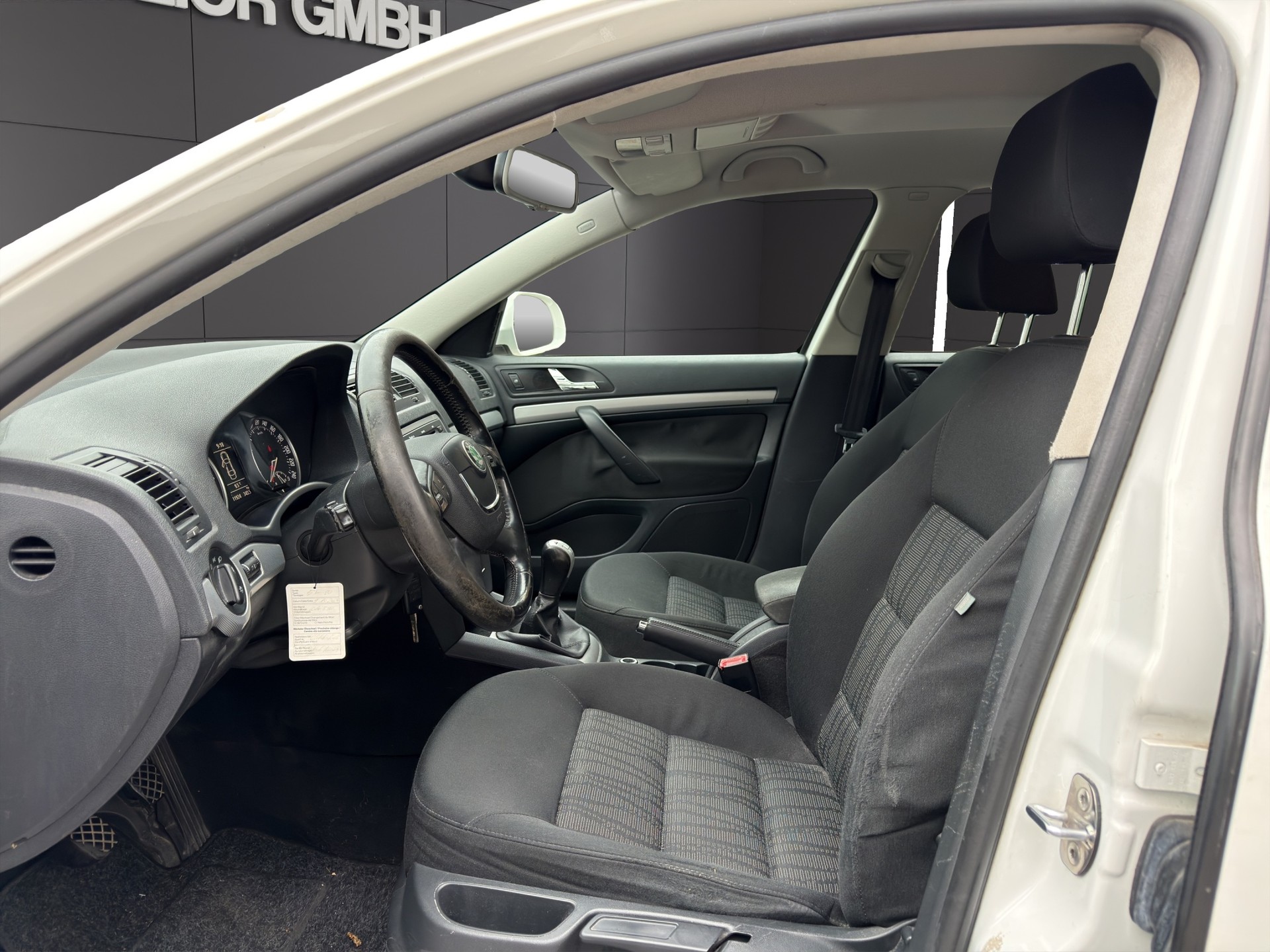 SKODA Octavia Combi 1.9 TDI Swiss Adventure 4x4-image-6