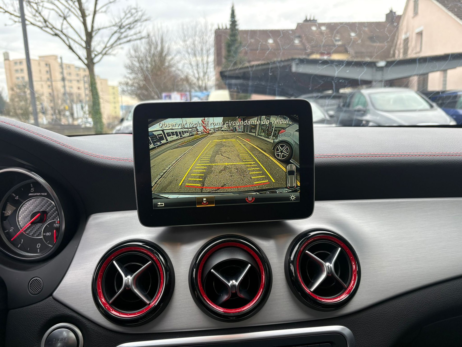 MERCEDES-BENZ GLA 45 AMG Yellow Night Edition 4Matic 7G-DCT-image-13