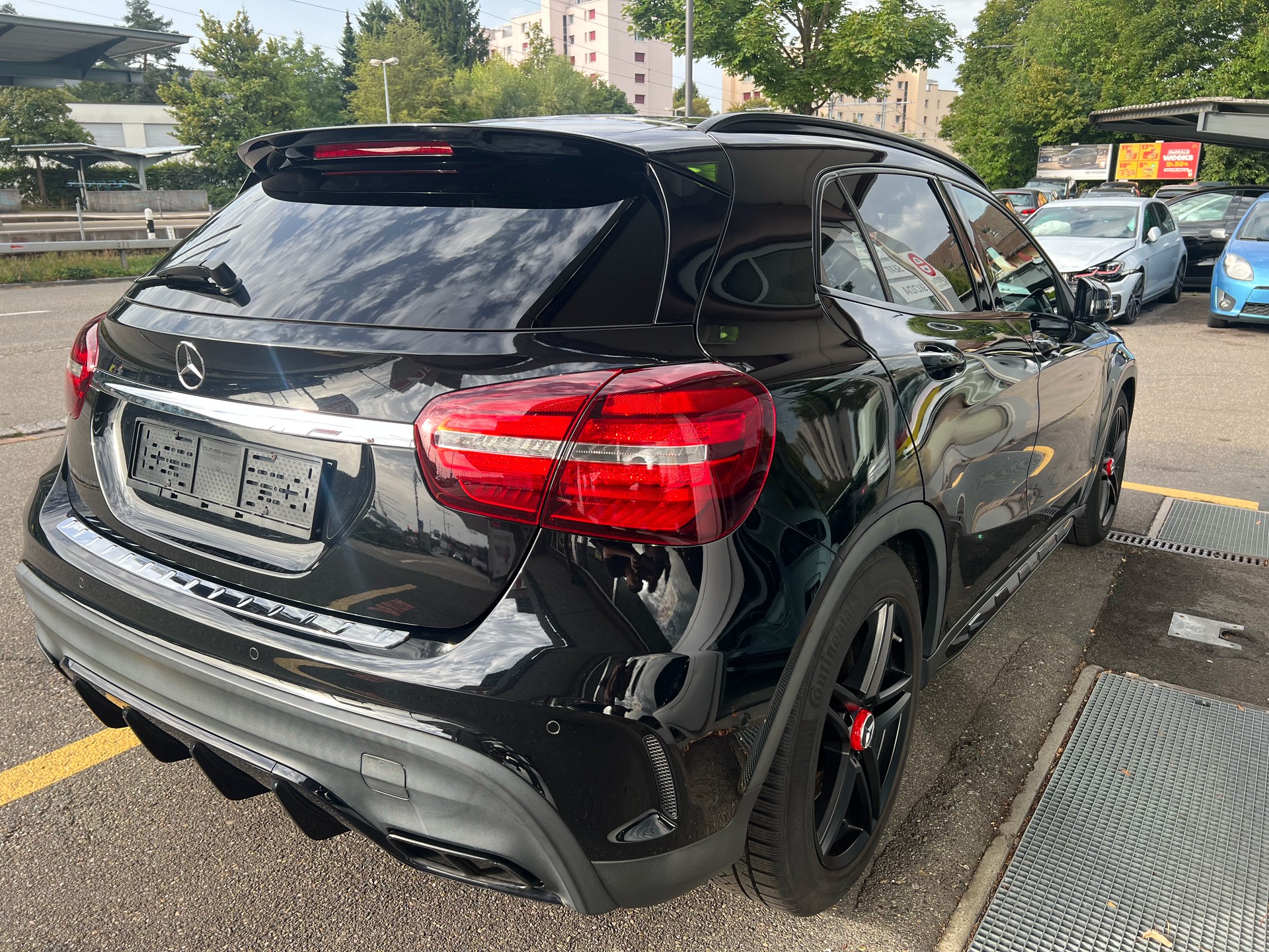 MERCEDES-BENZ GLA 45 AMG Yellow Night Edition 4Matic 7G-DCT-image-6