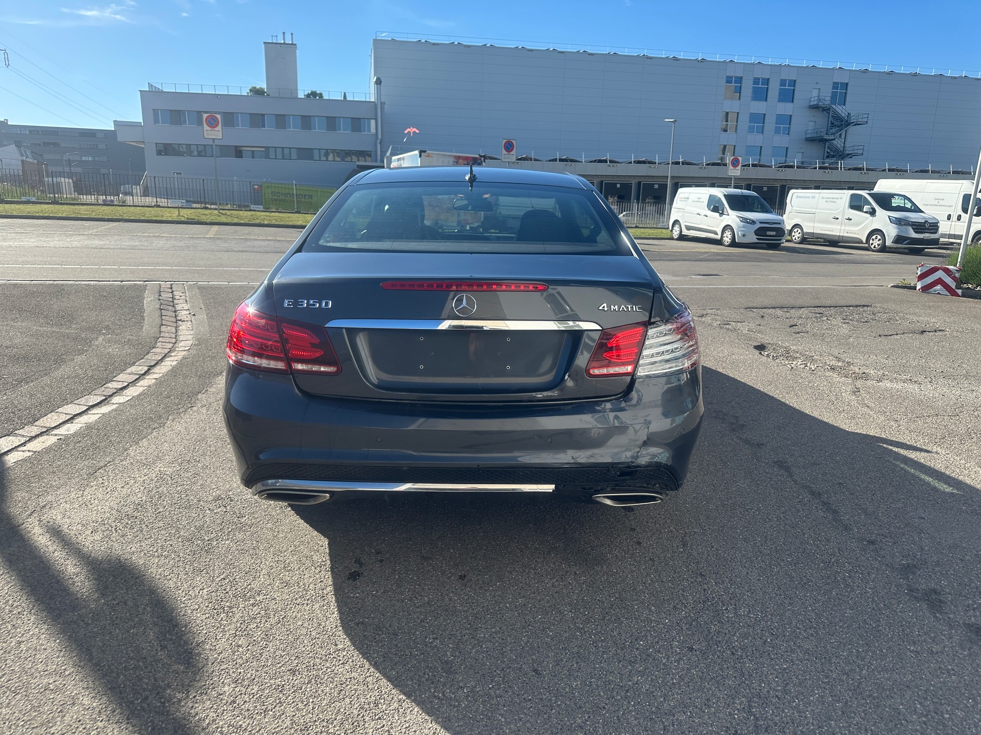 MERCEDES-BENZ E 350 4Matic 7G-Tronic-image-4