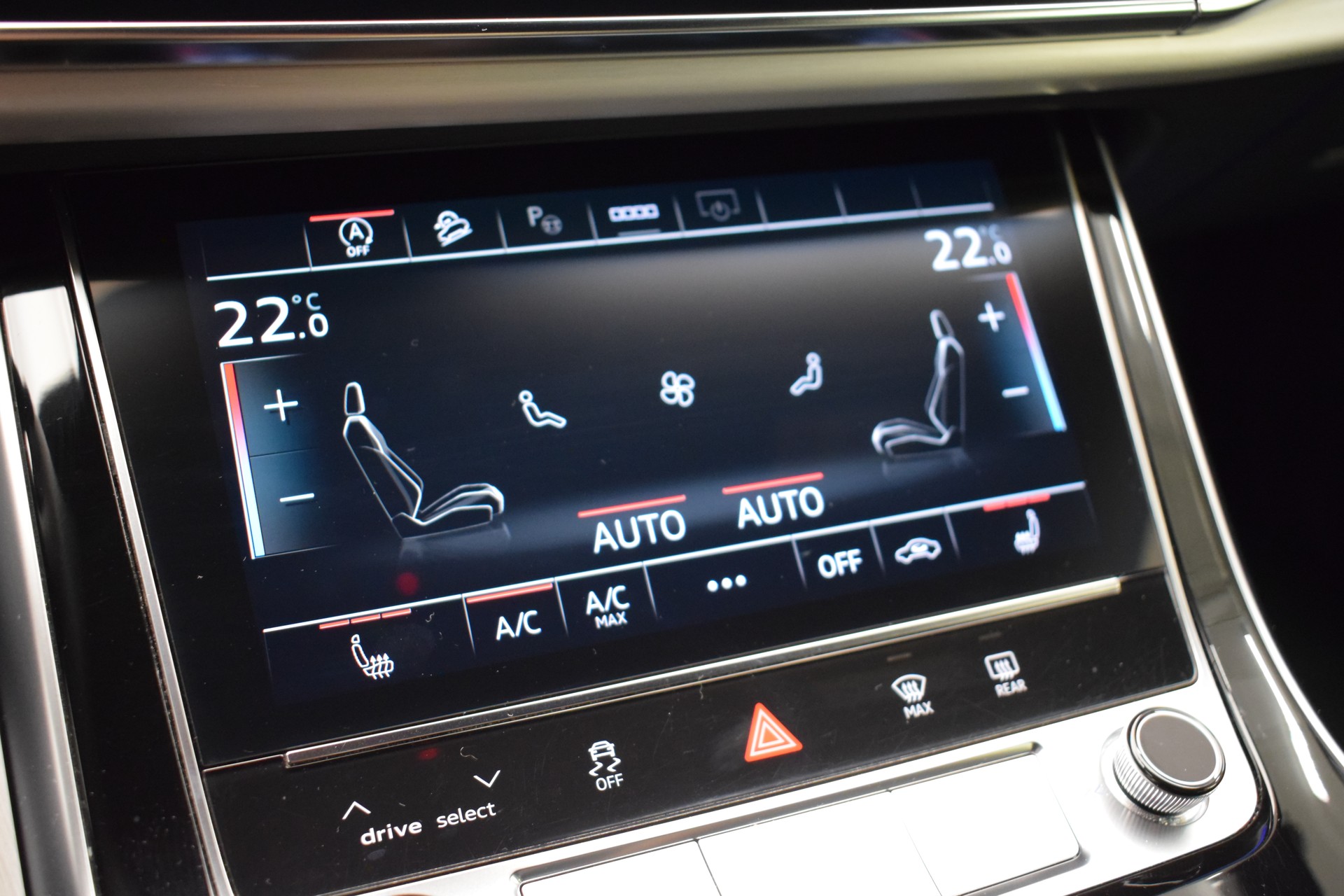 AUDI SQ7 TFSI quattro tiptronic, 7 Sitzer, Anhängerkupplung-image-26
