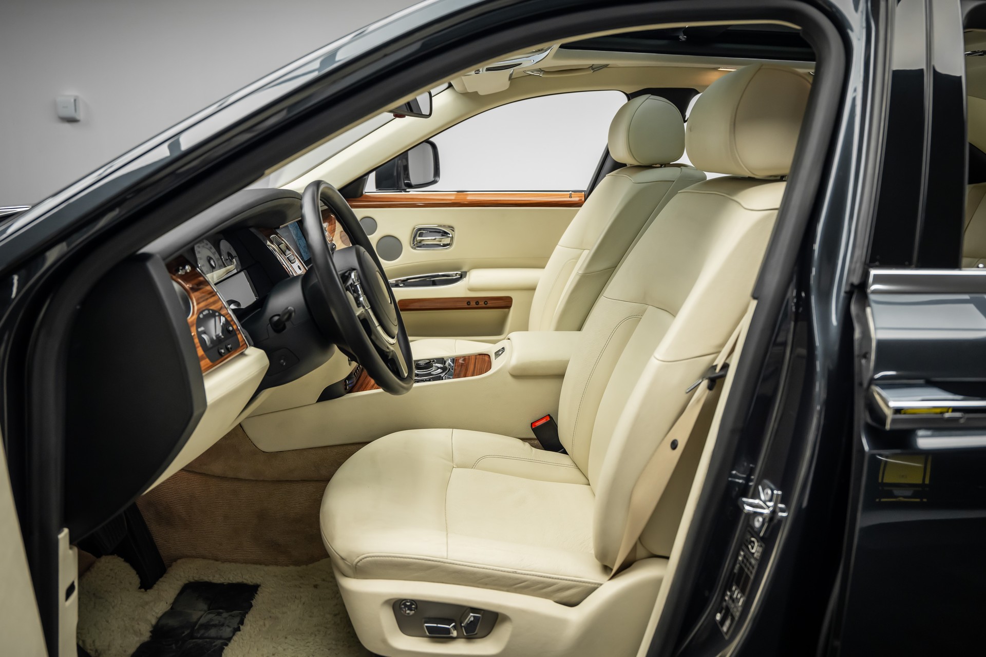 ROLLS-ROYCE * GHOST 6.6 V12 * NUR 57500KM * 22 ZOLL RÄDER* LEASING AB 720.- *-image-11
