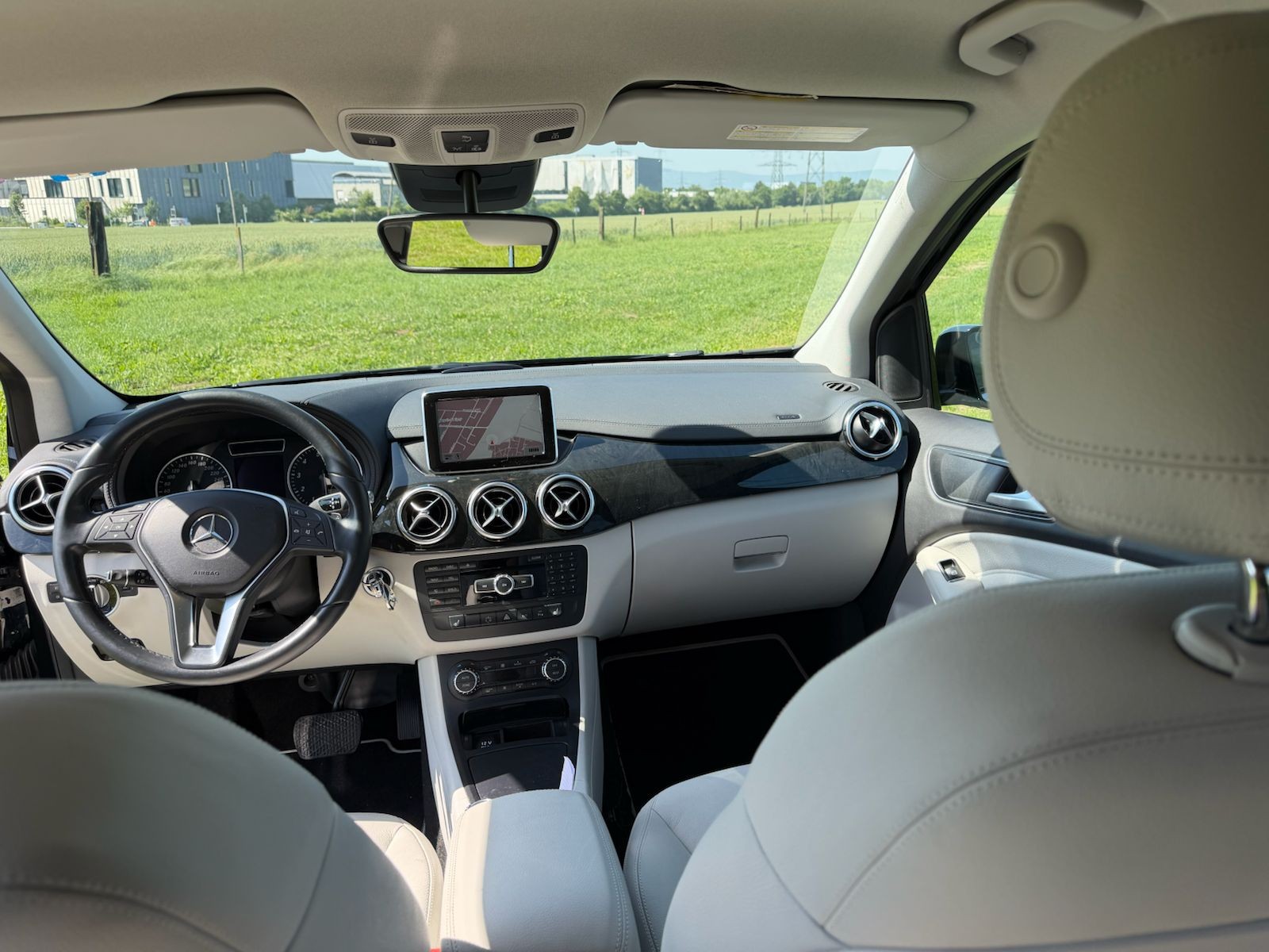MERCEDES-BENZ B 200 7G-DCT-image-13
