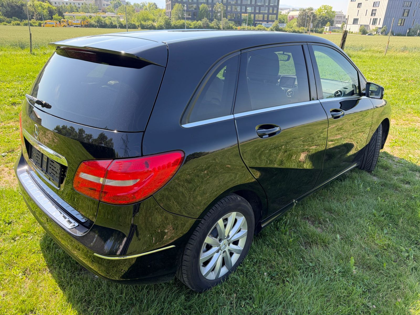 MERCEDES-BENZ B 200 7G-DCT-image-2
