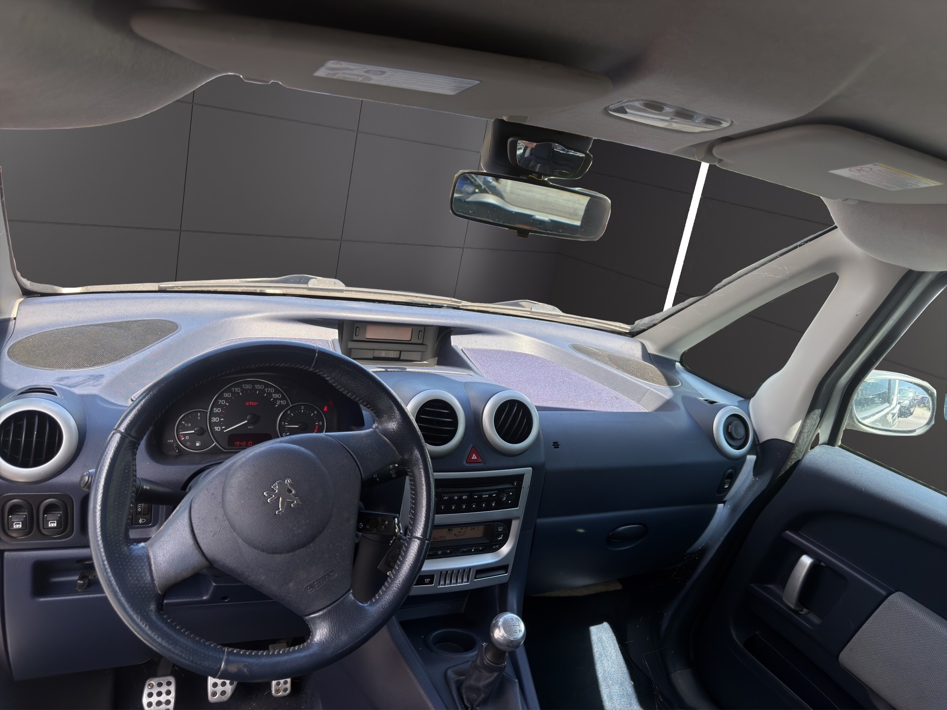 PEUGEOT 1007 1.4 HDI Sporty-image-7