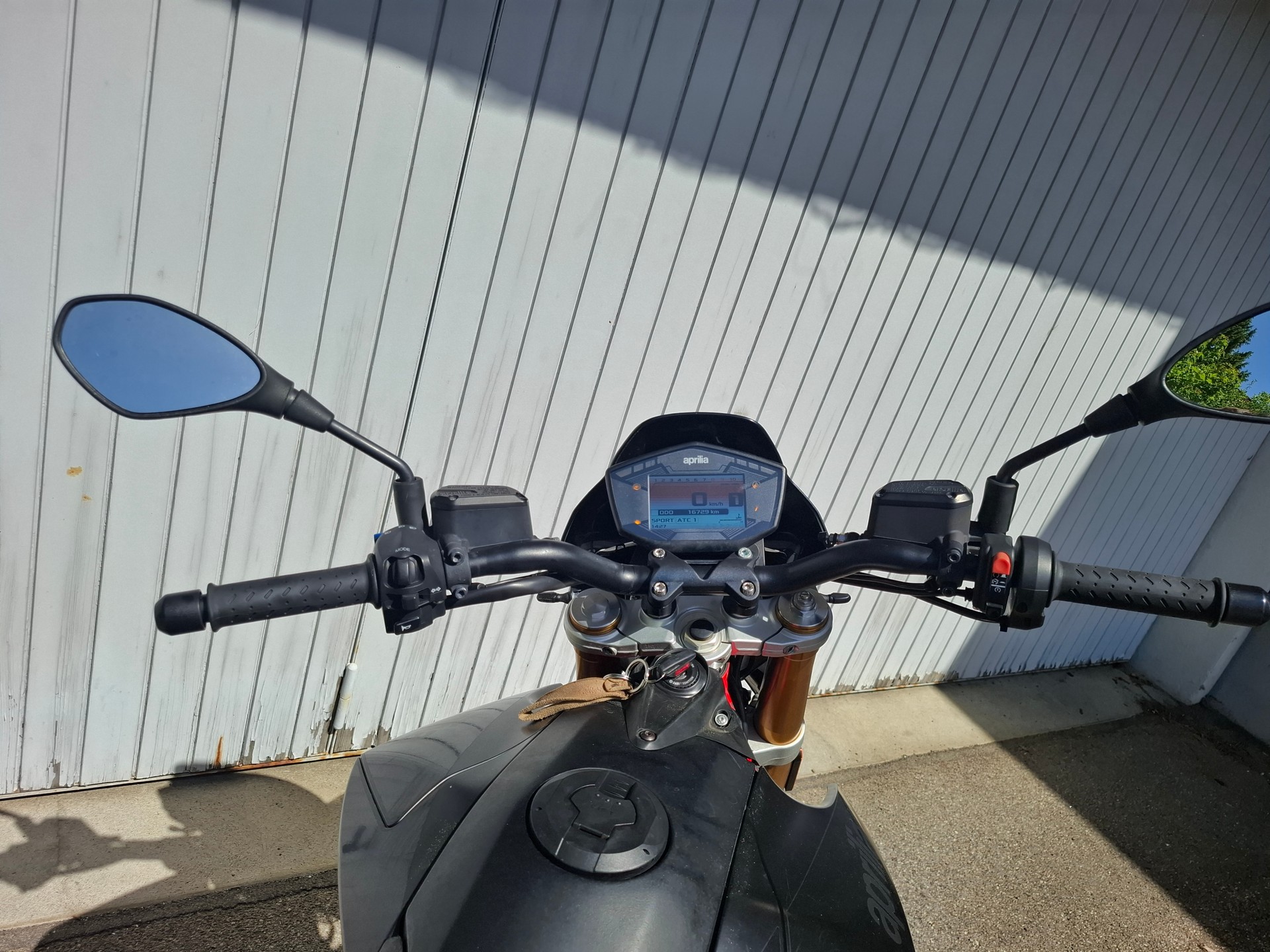APRILIA Dorsoduro SMV 900-image-14