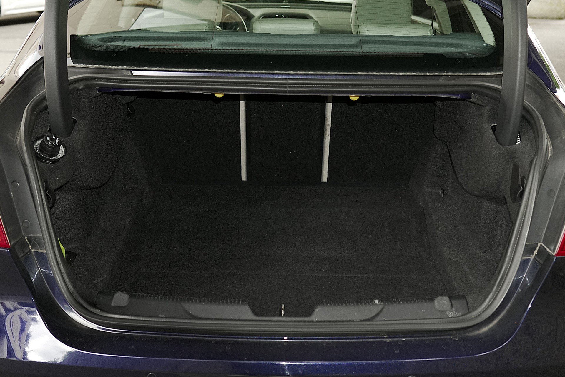 JAGUAR XE 20d Prestige AWD Automat-image-12