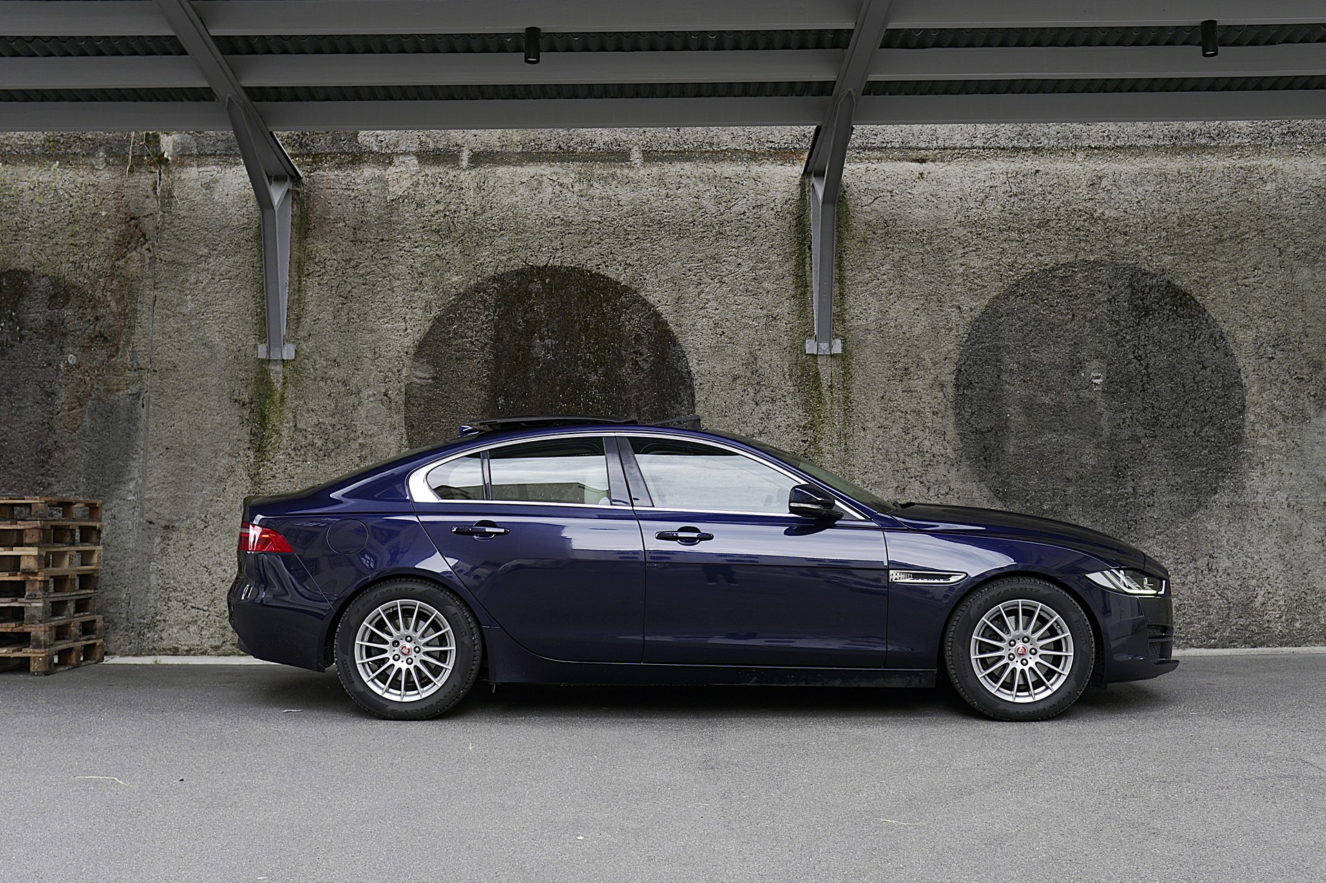 JAGUAR XE 20d Prestige AWD Automat-image-5