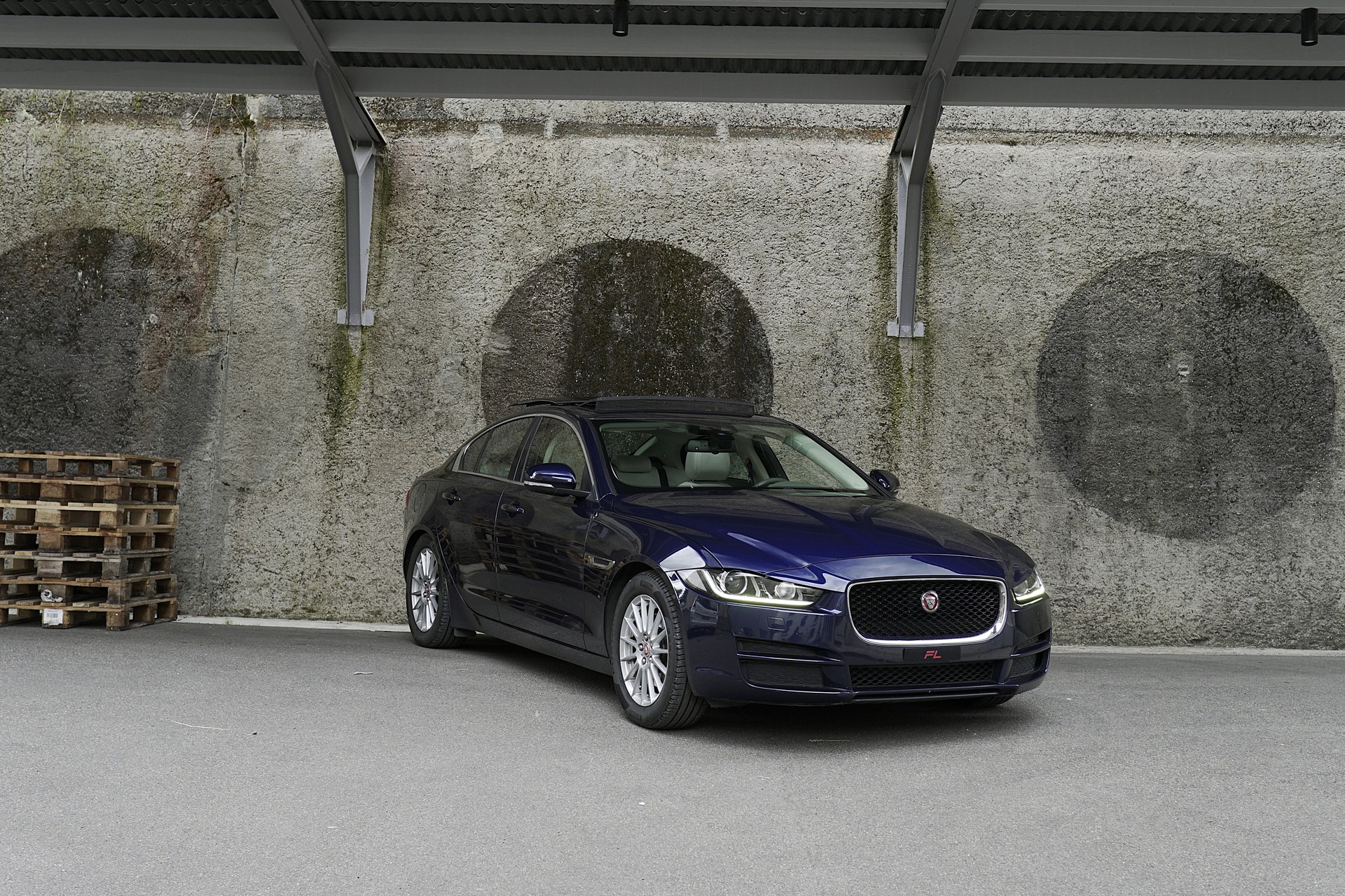 JAGUAR XE 20d Prestige AWD Automat-image-6