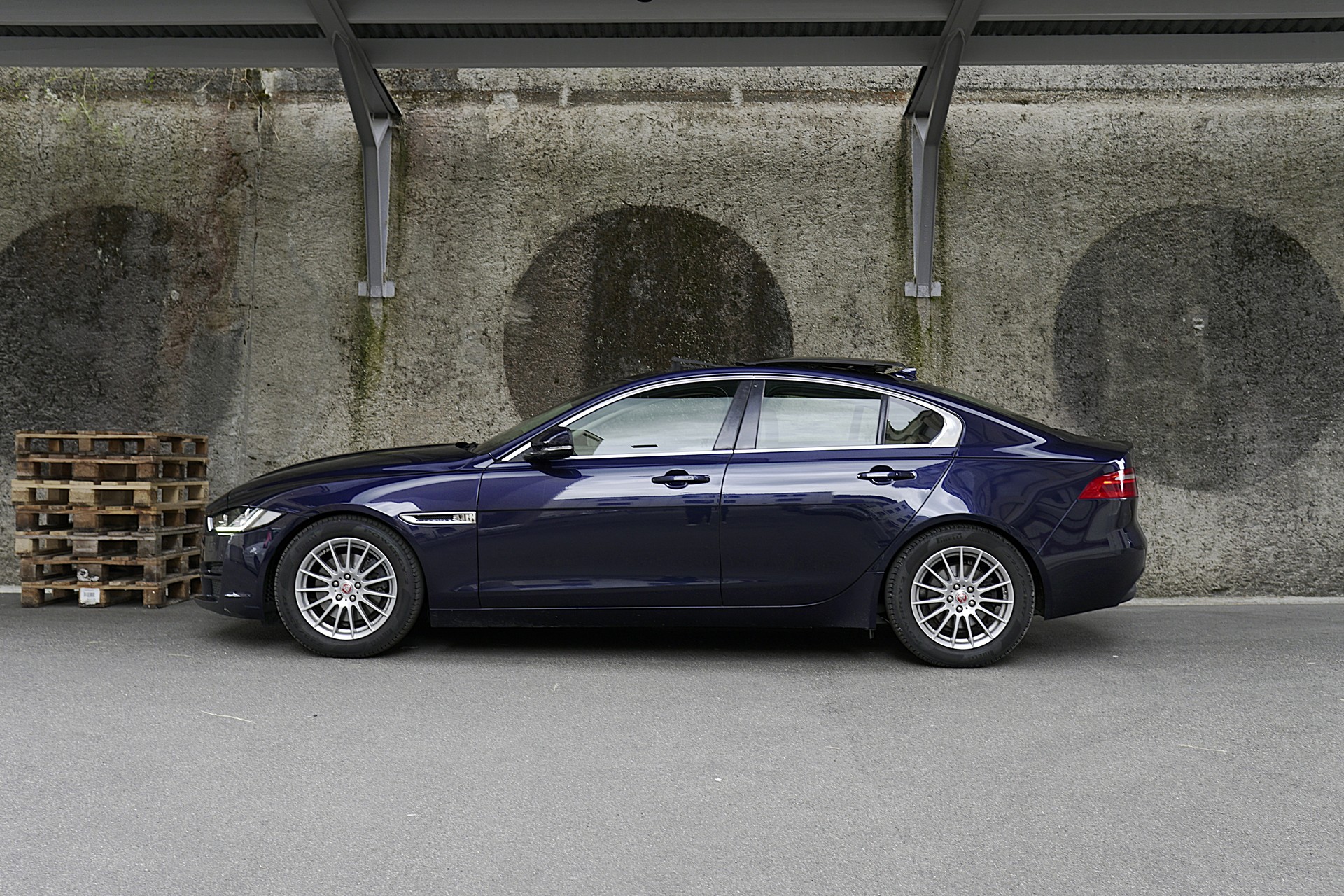 JAGUAR XE 20d Prestige AWD Automat-showroom-element-1