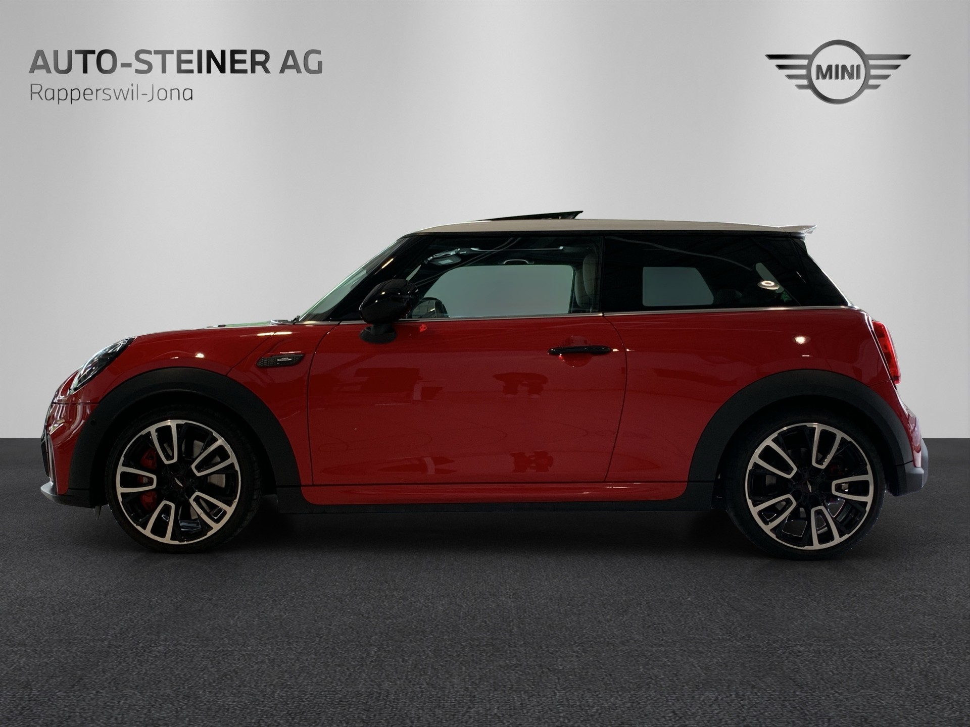 MINI John Cooper Works-showroom-element-1