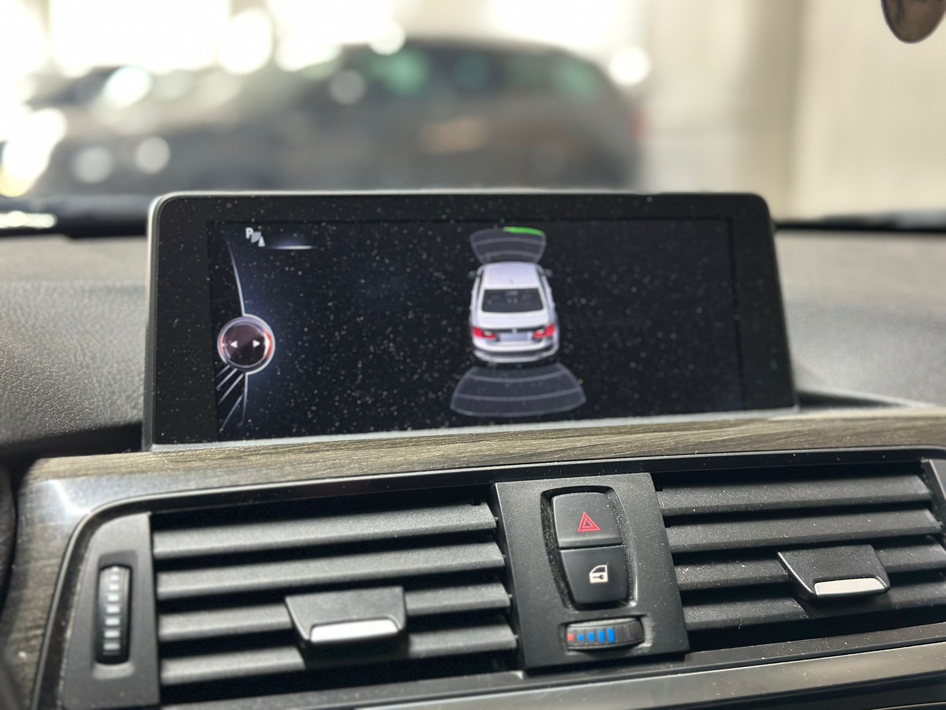 BMW 320d Luxury Line Steptronic-image-13