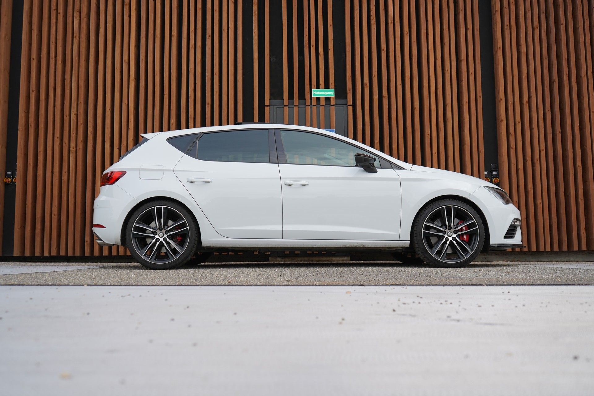 SEAT LEON 2.0 TSI CUPRA BLACK l 300 PS