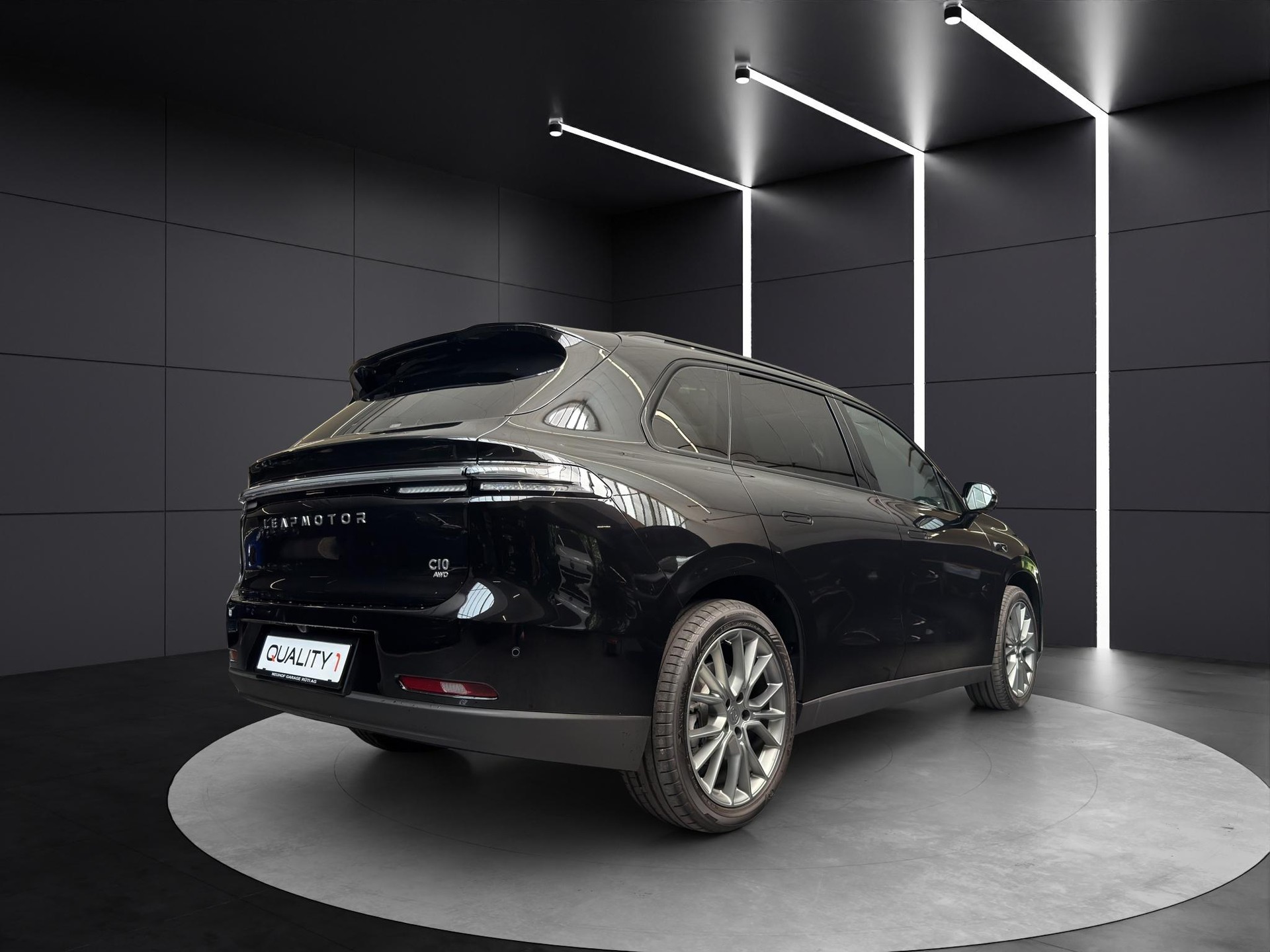 LEAPMOTOR C10 EV AWD-image-4